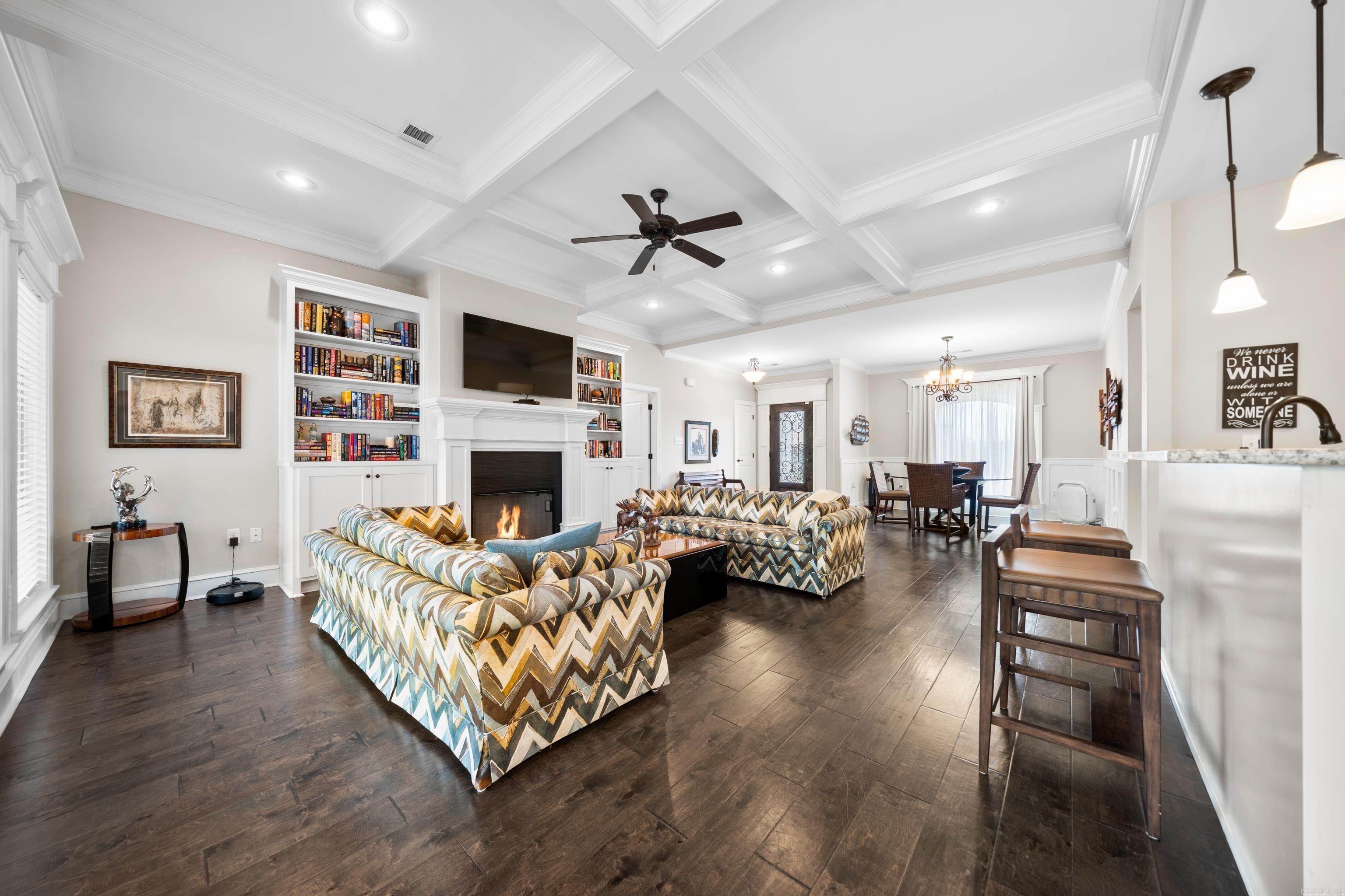 EAGLE ROCK - Residential