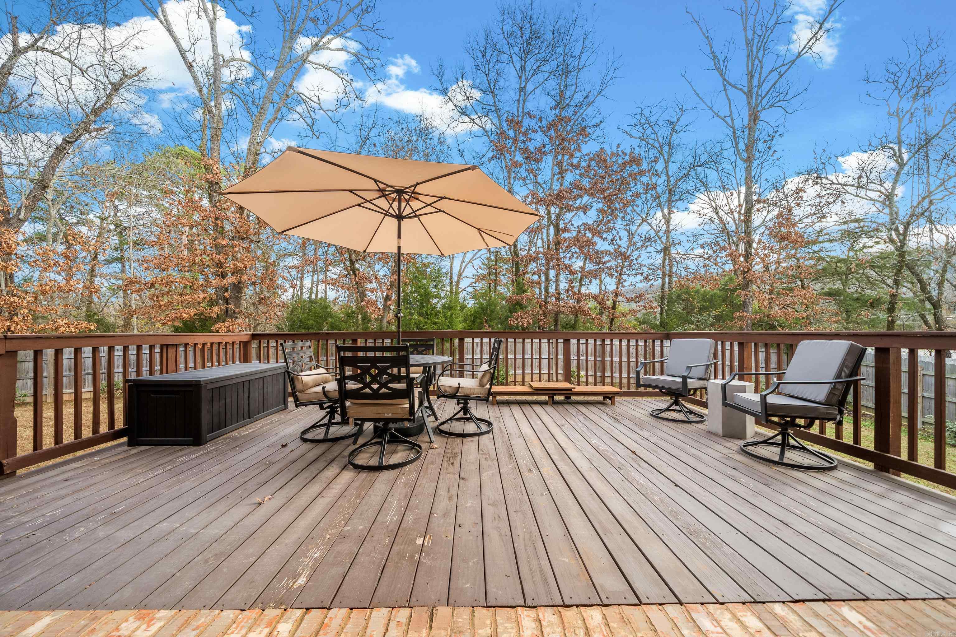 EAGLE ROCK - Residential