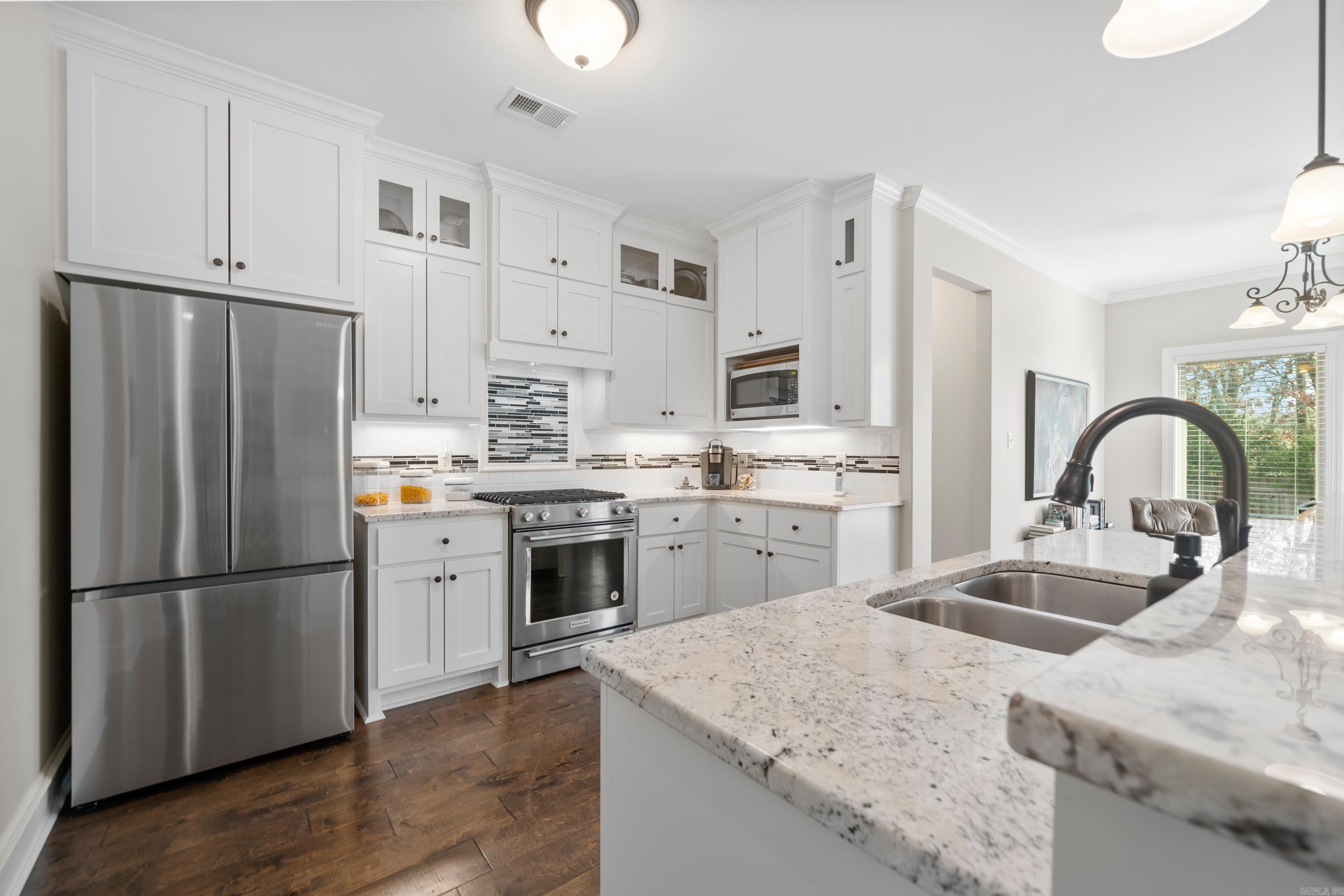 EAGLE ROCK - Residential