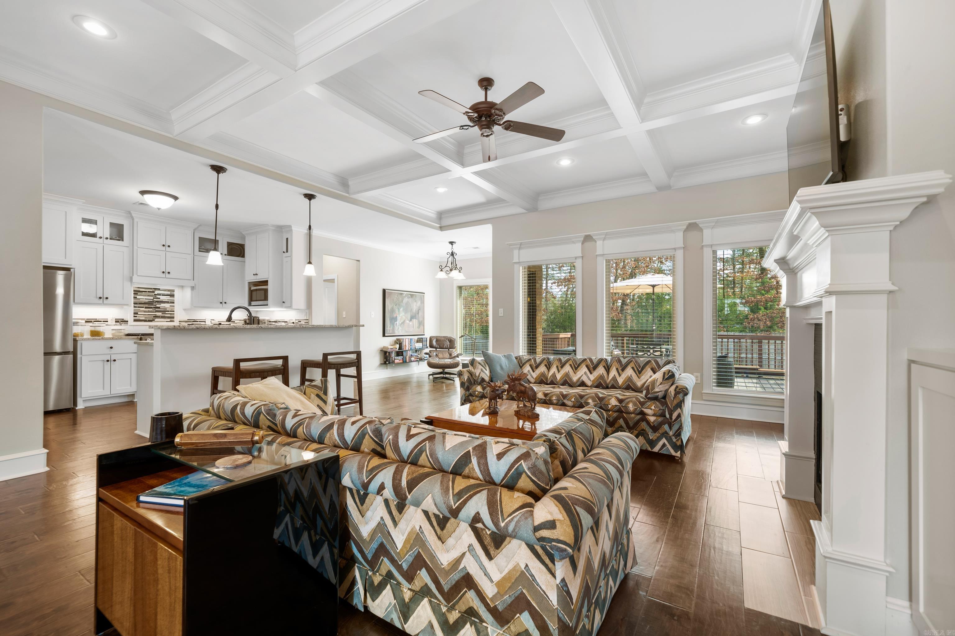 EAGLE ROCK - Residential