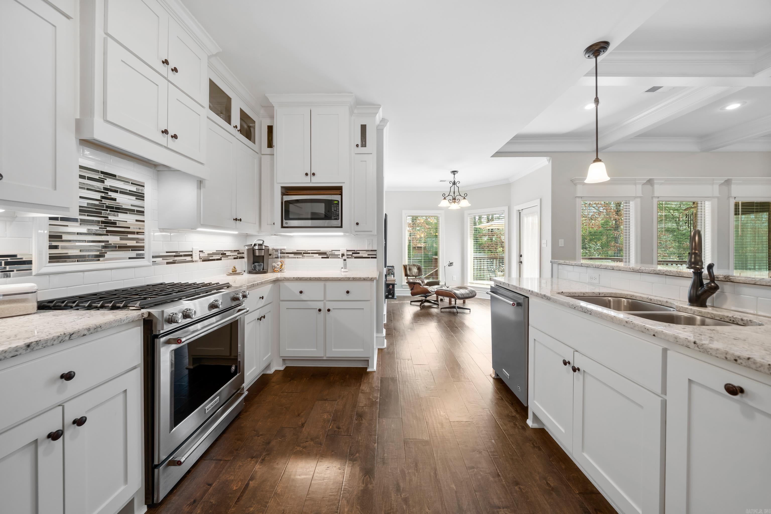 EAGLE ROCK - Residential