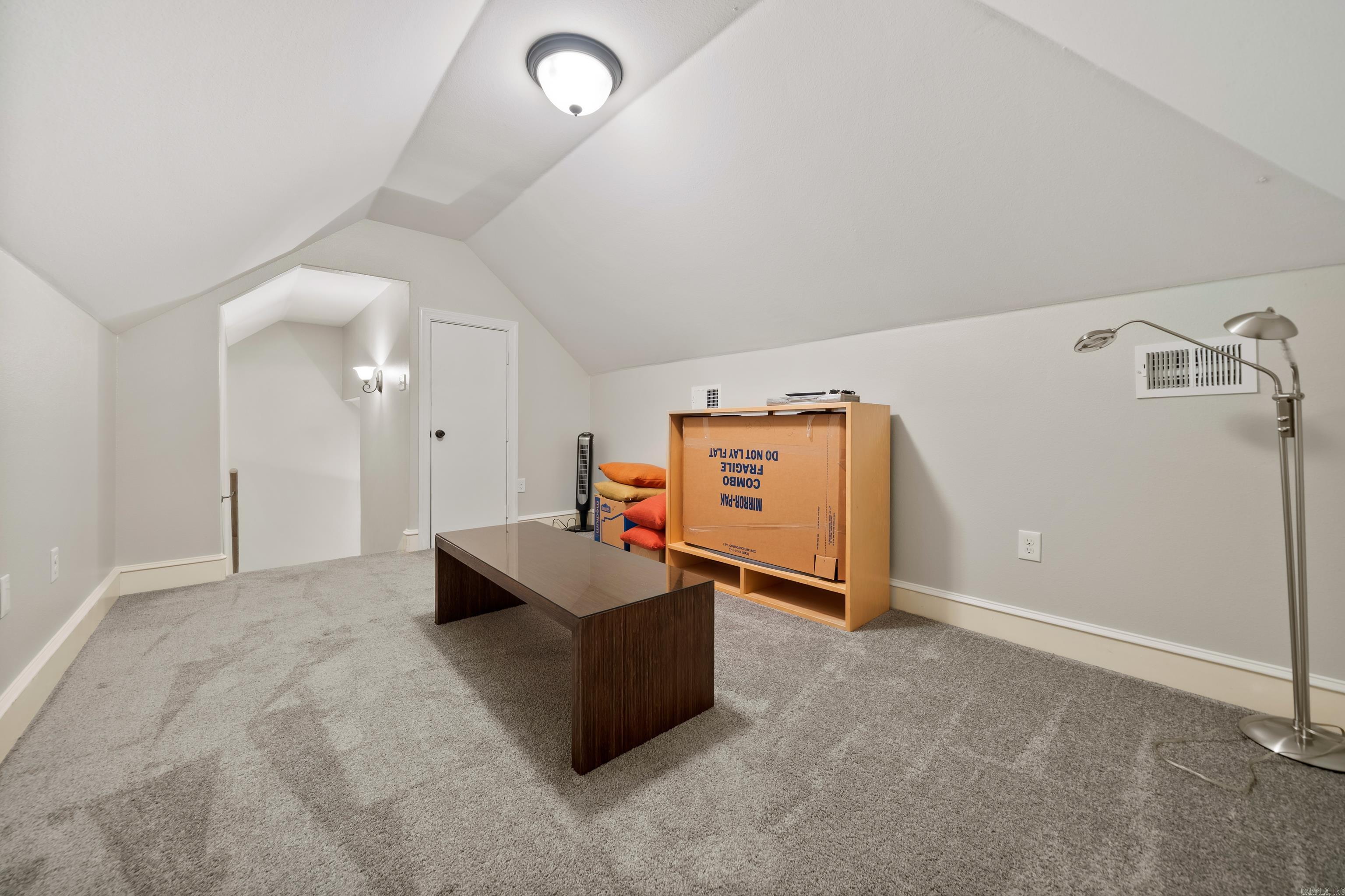 EAGLE ROCK - Residential