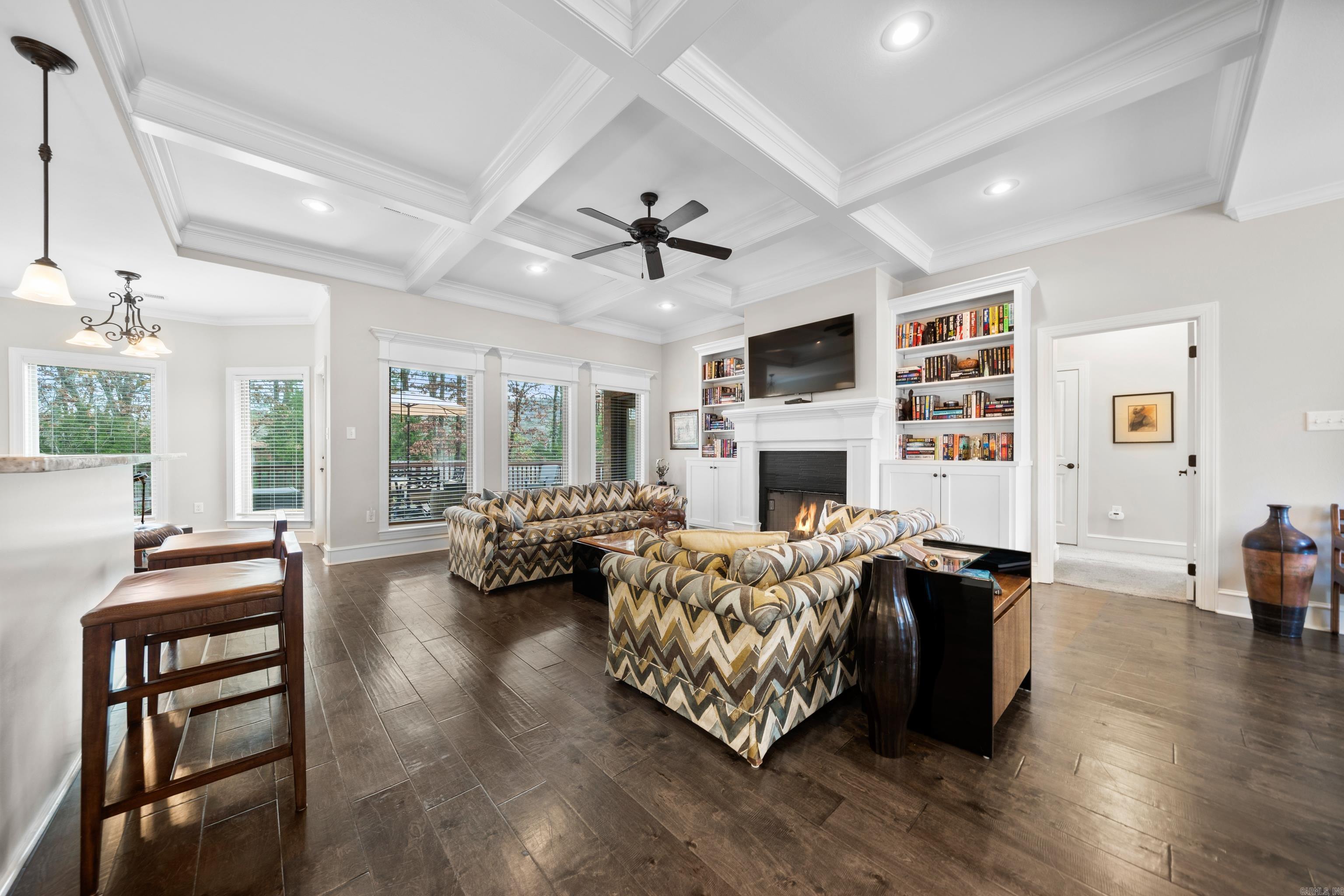 EAGLE ROCK - Residential