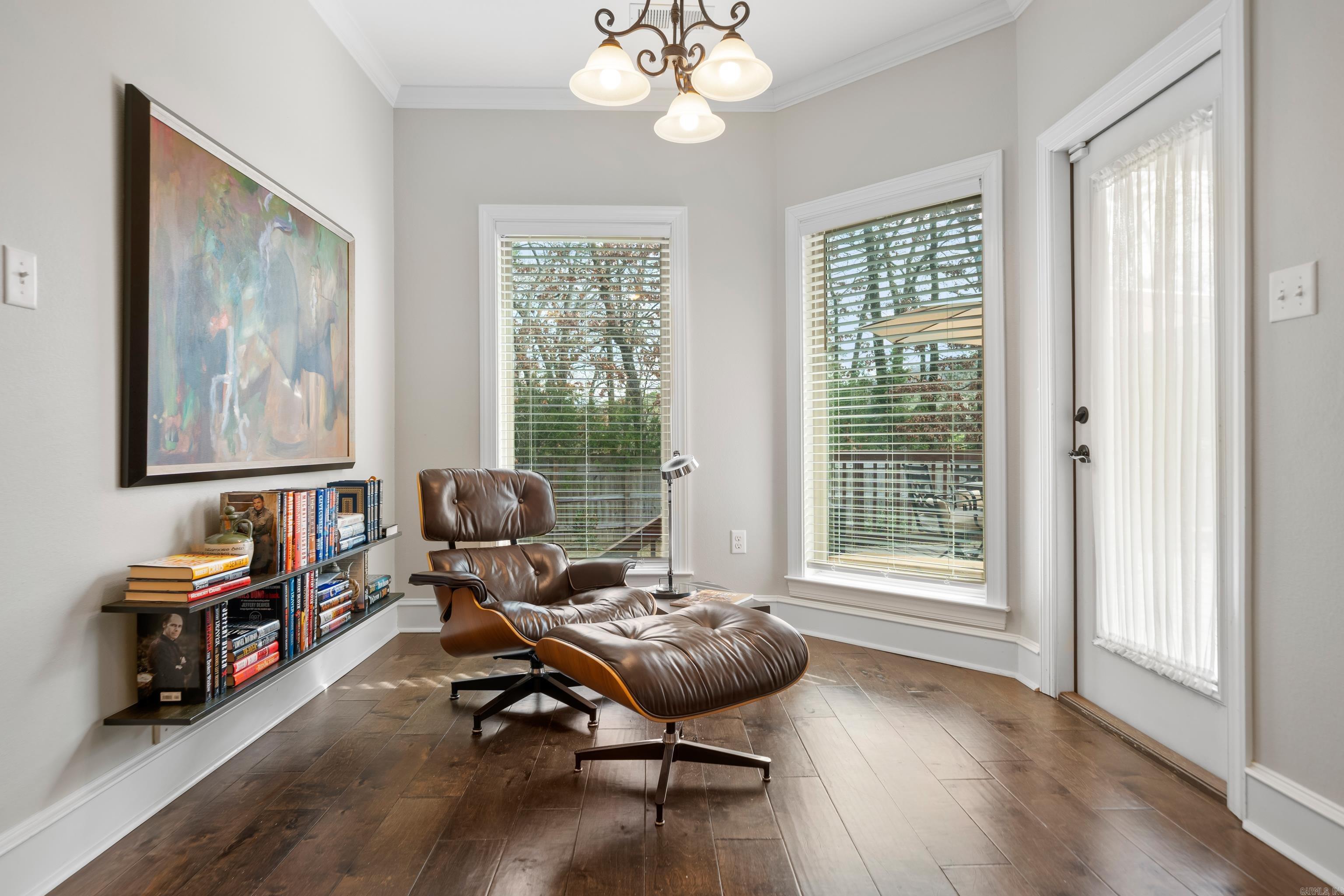 EAGLE ROCK - Residential