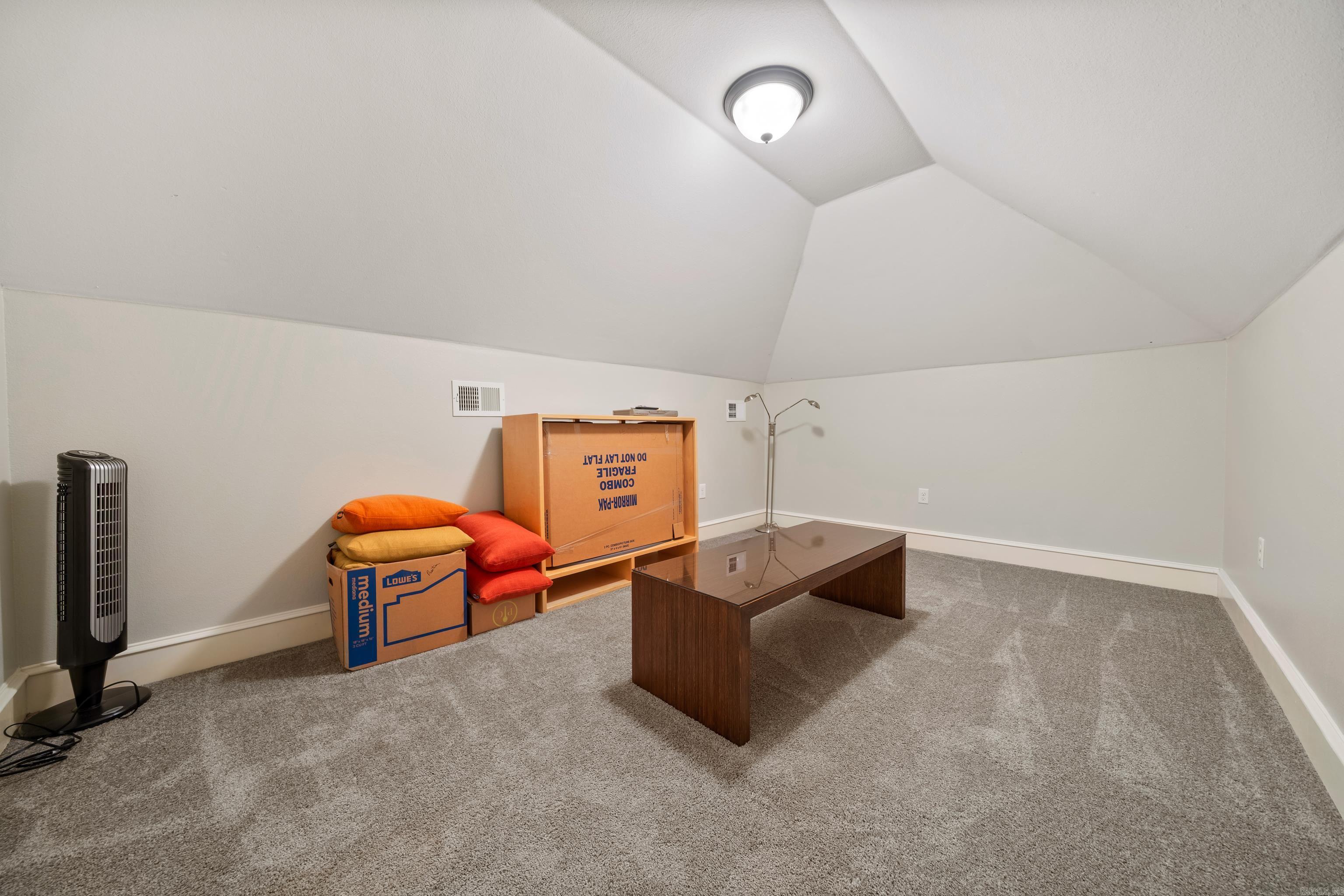 EAGLE ROCK - Residential