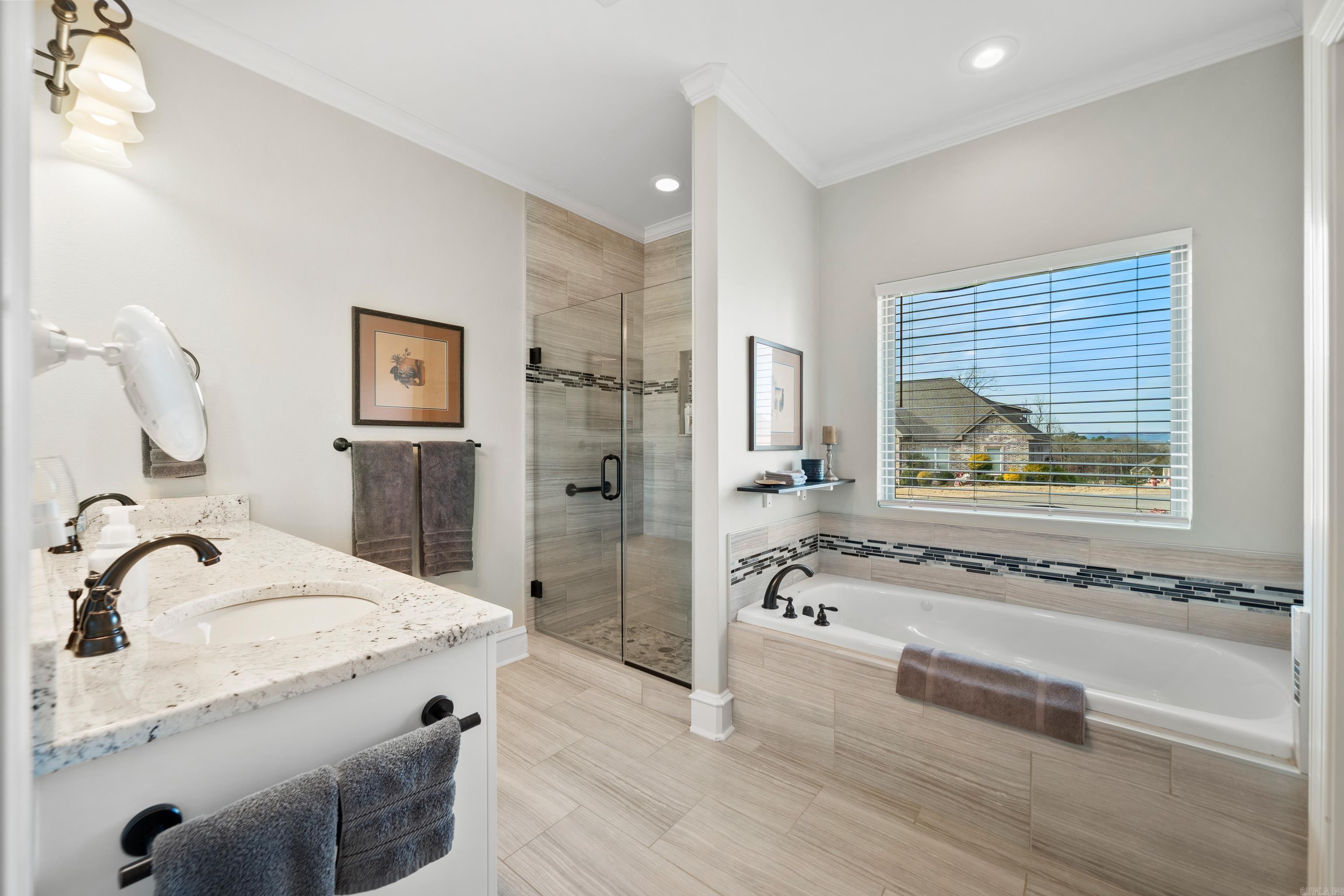 EAGLE ROCK - Residential