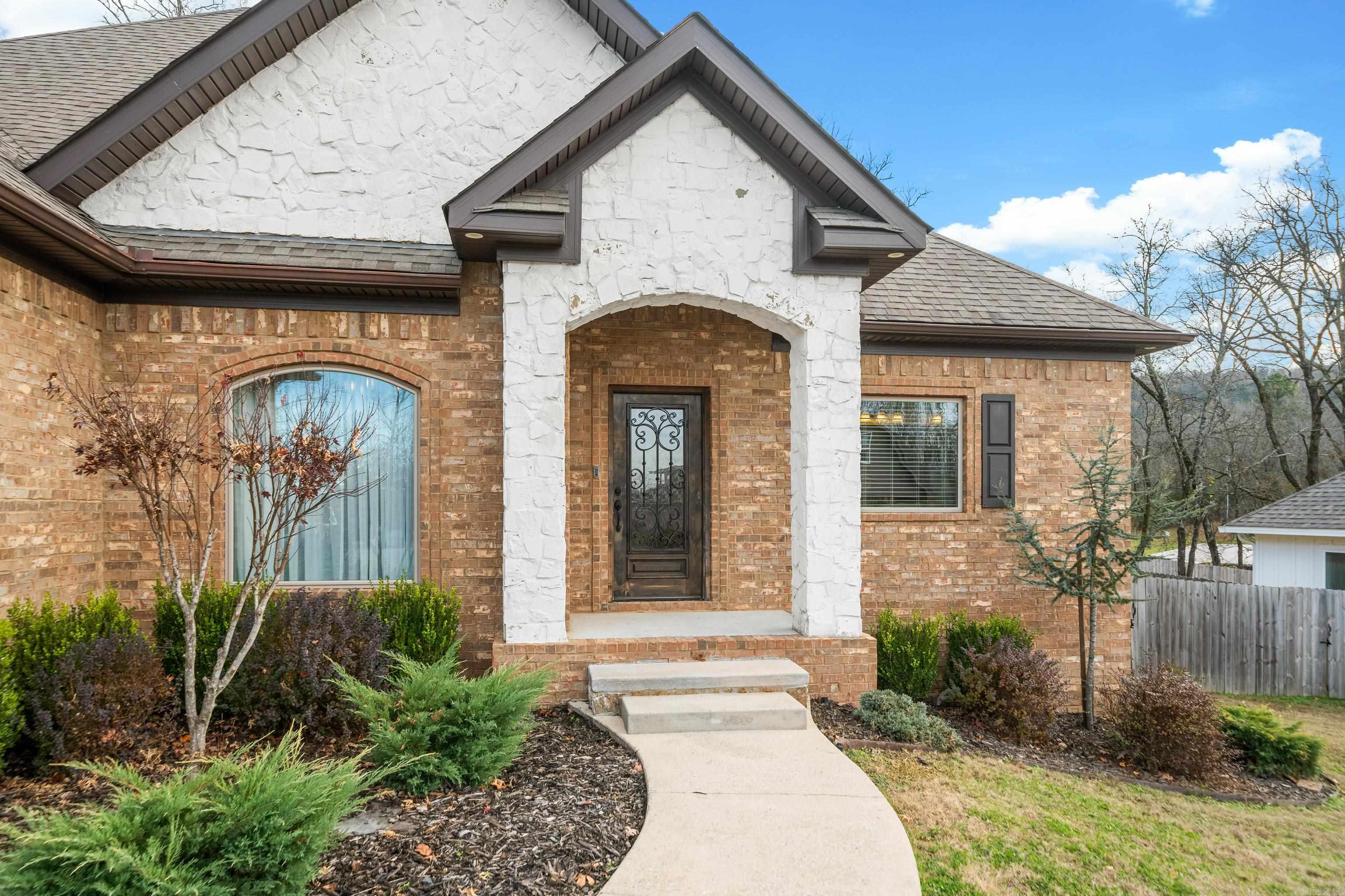 EAGLE ROCK - Residential