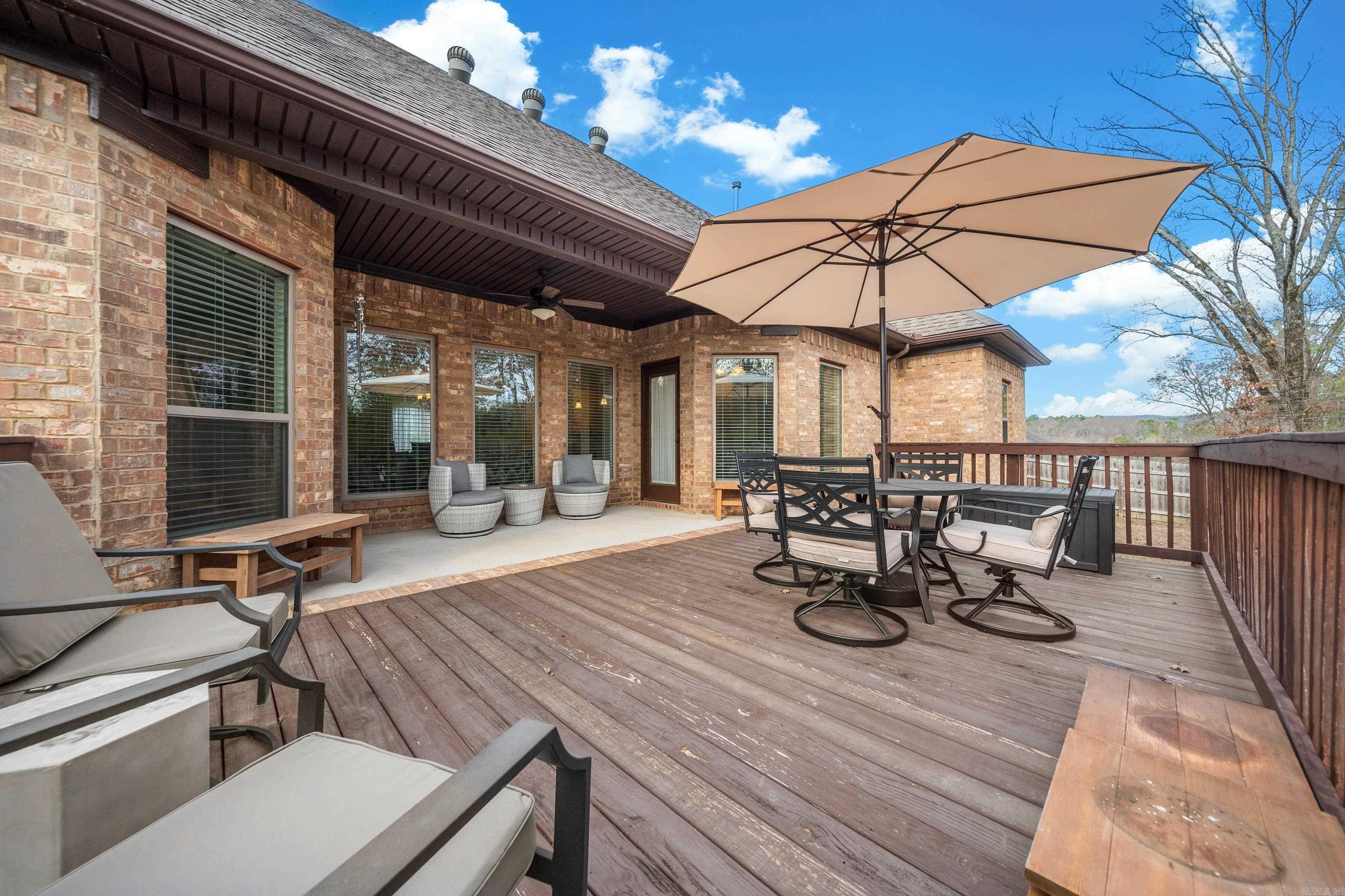 EAGLE ROCK - Residential