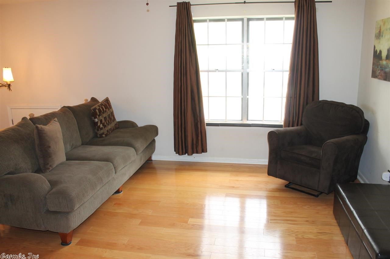 BEVERLY HILLS - Residential