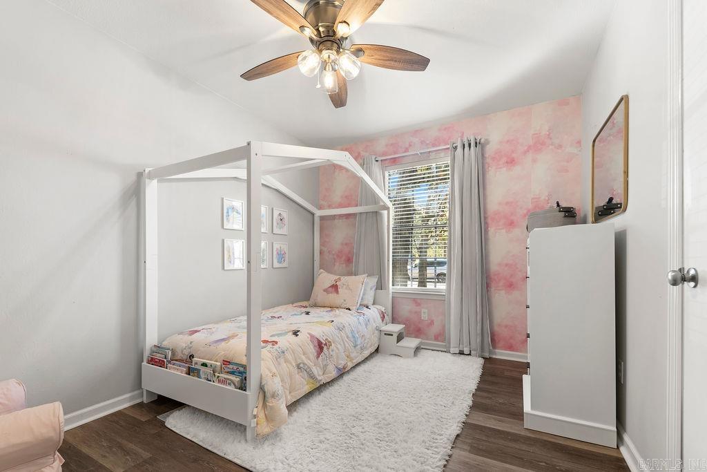 HOLLY HILLS ESTATE - Residential