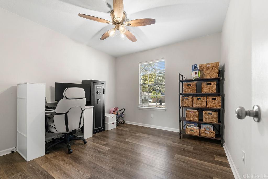 HOLLY HILLS ESTATE - Residential