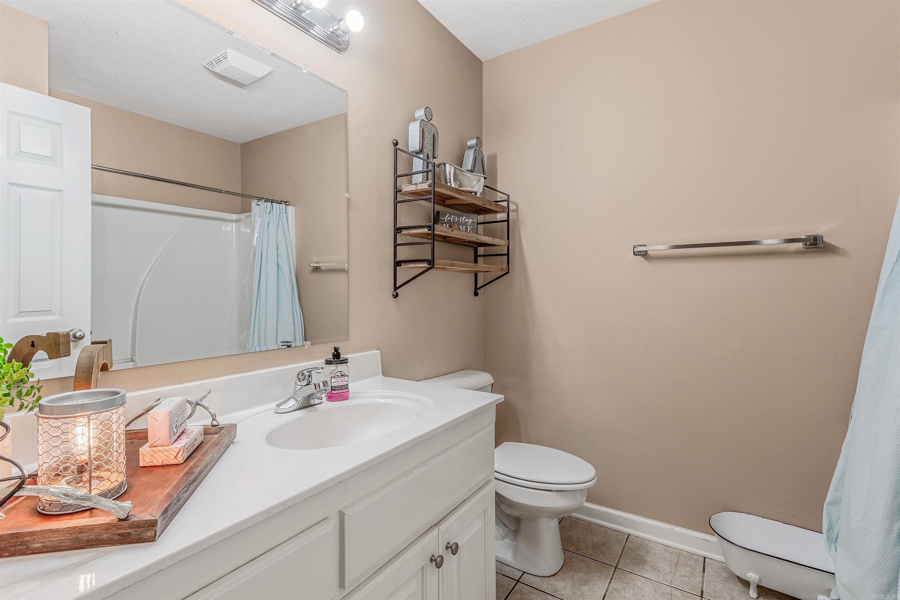 PEARL STONE ESTATES - Residential