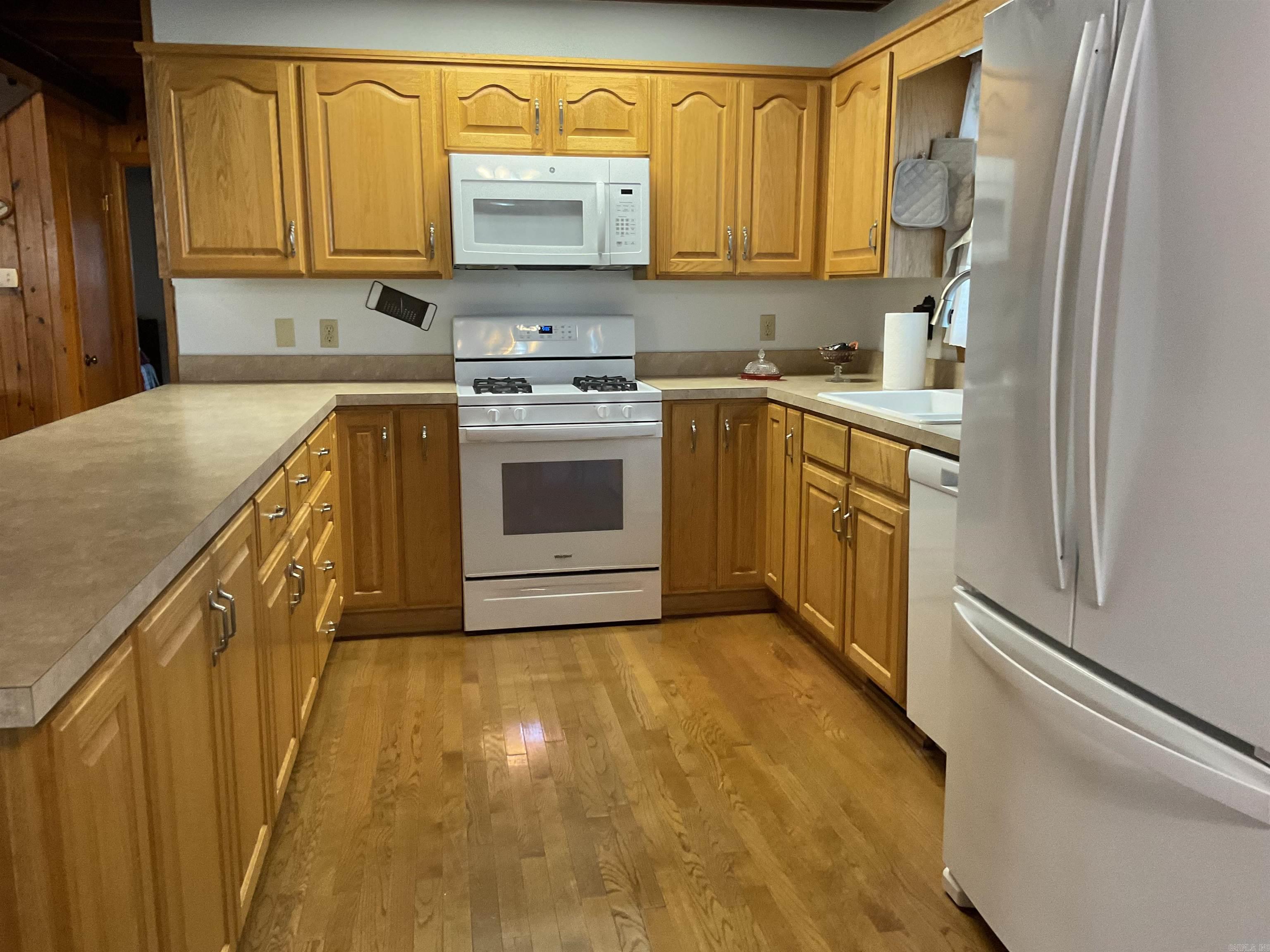 WOODLAND COVE - Residential