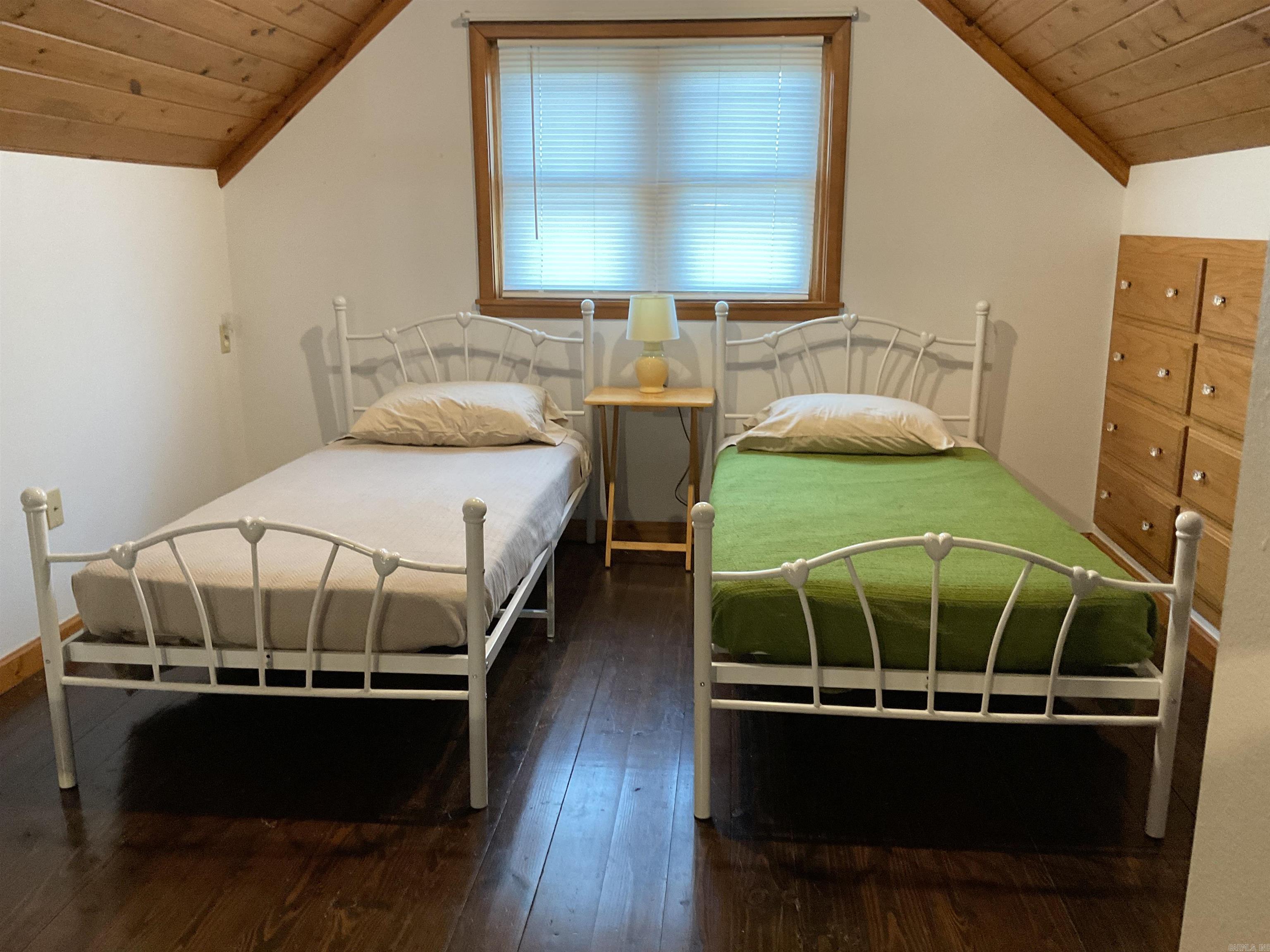 WOODLAND COVE - Residential