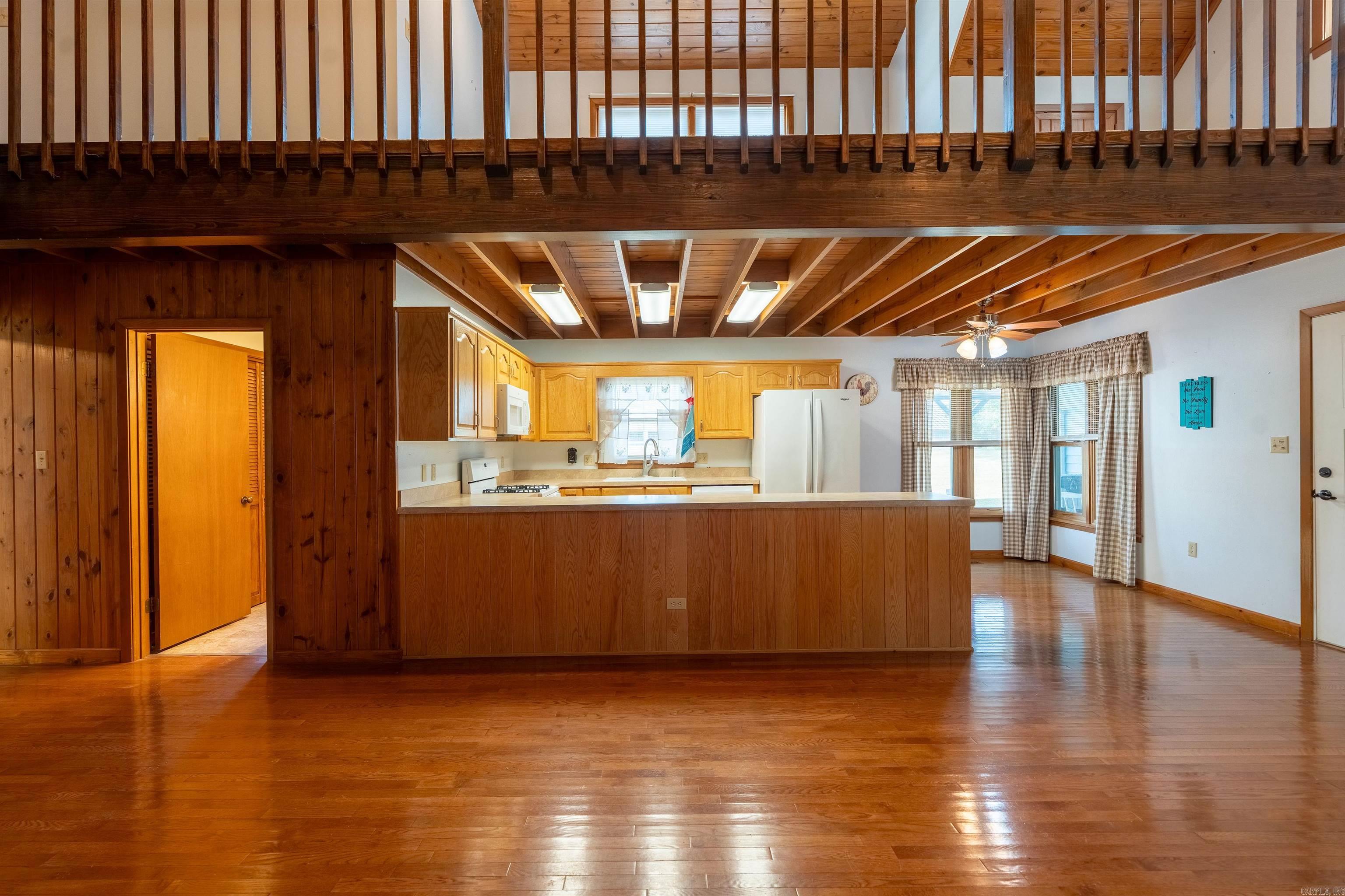 WOODLAND COVE - Residential