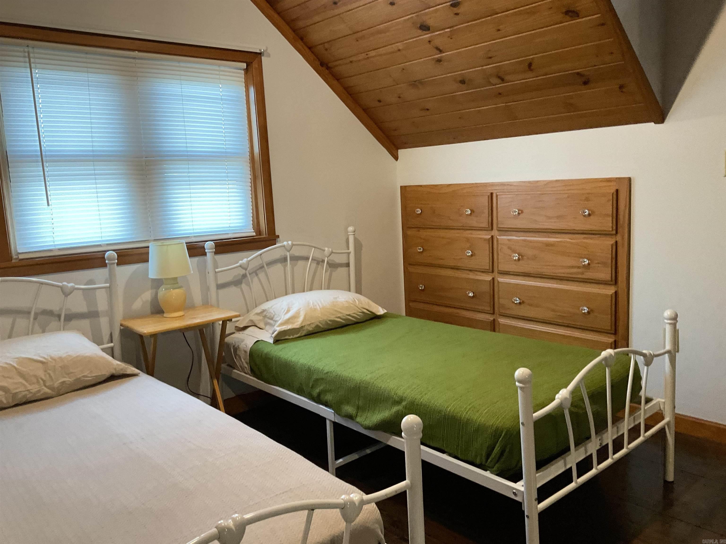 WOODLAND COVE - Residential