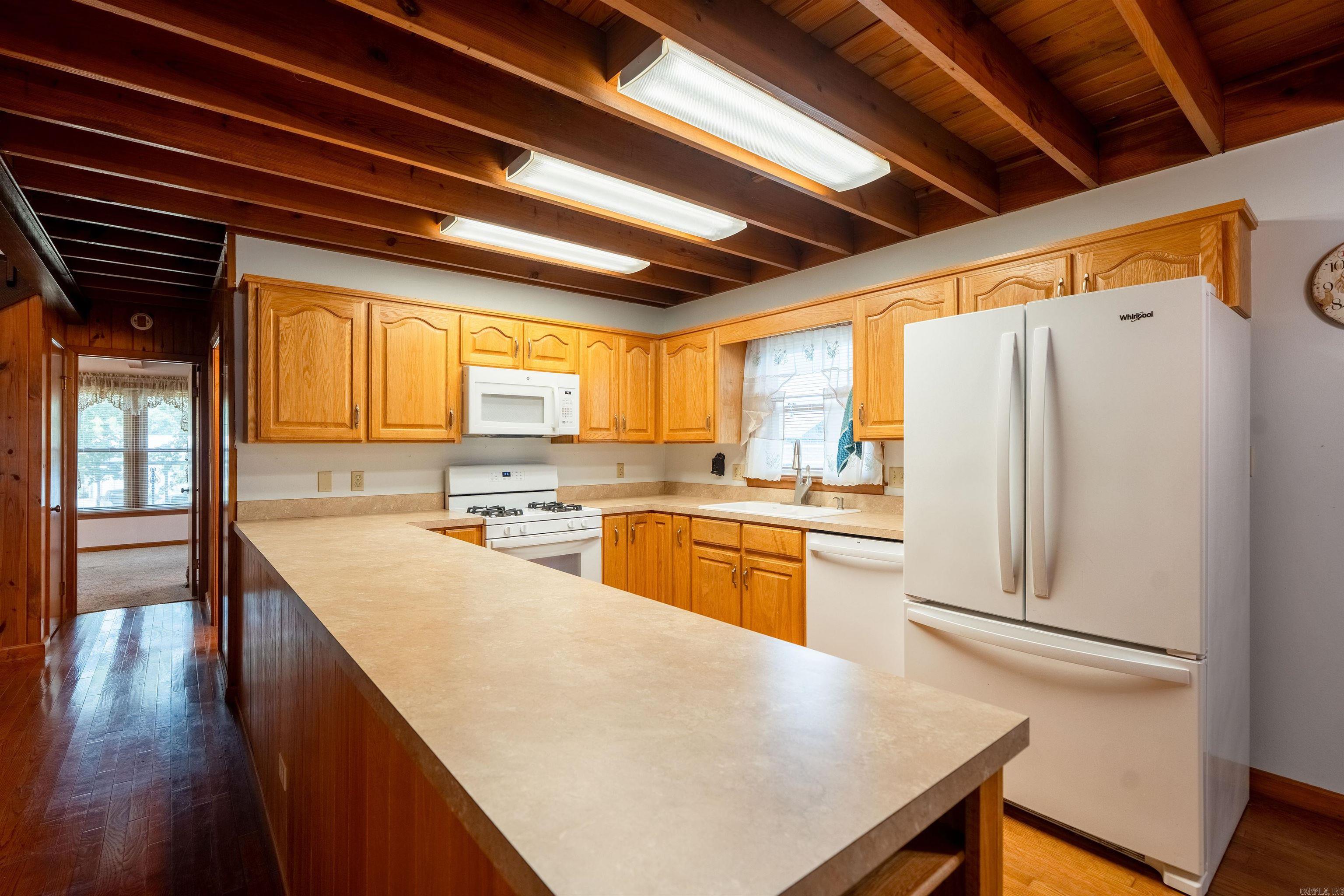 WOODLAND COVE - Residential