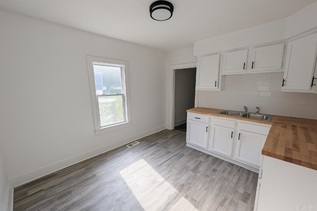 BARROW JOHN - Residential