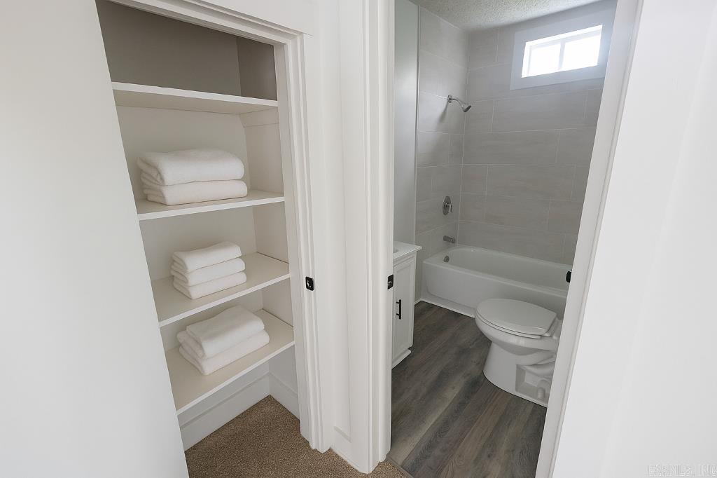 BARROW JOHN - Residential