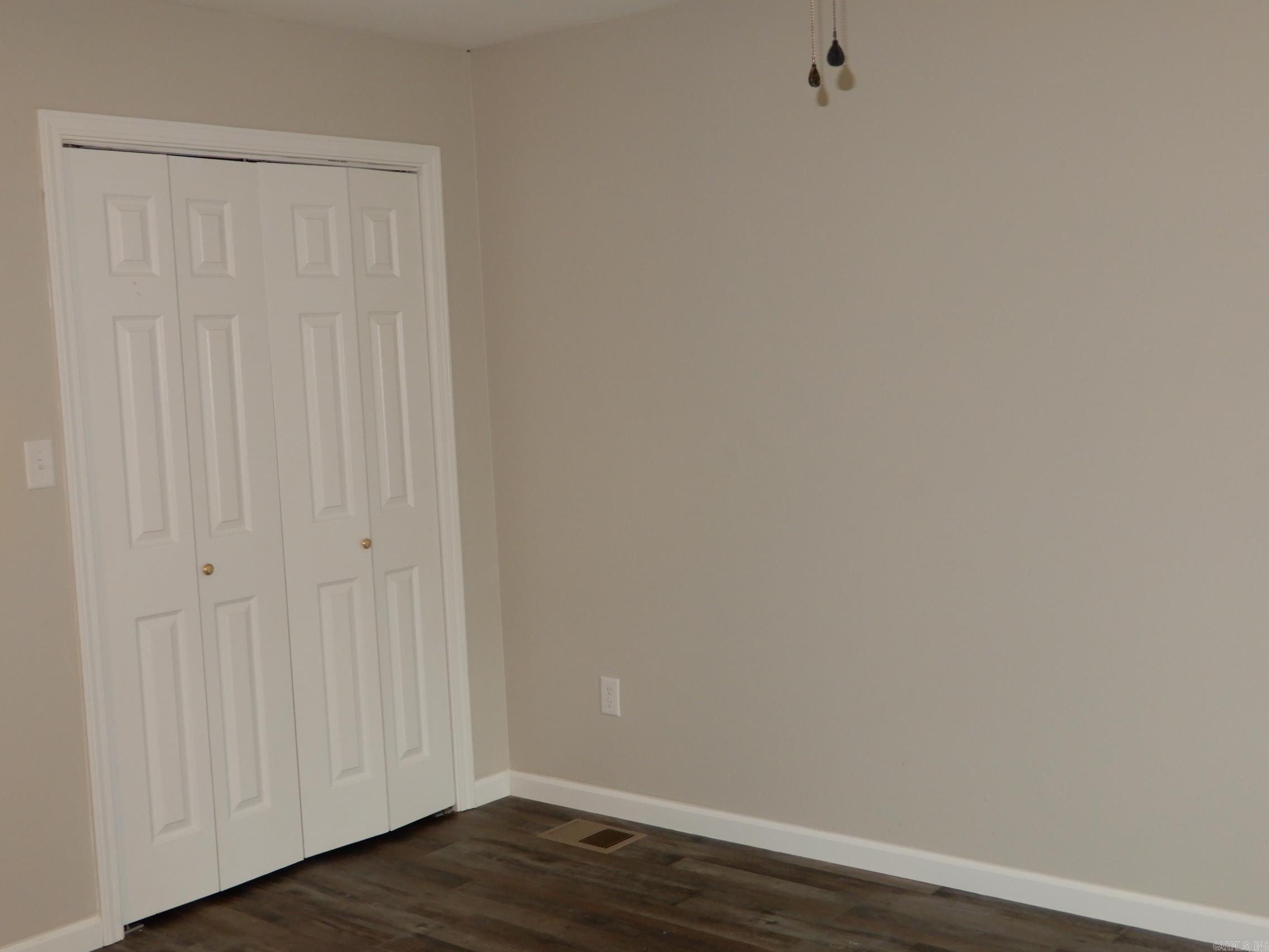 ROLLING HILLS - Residential