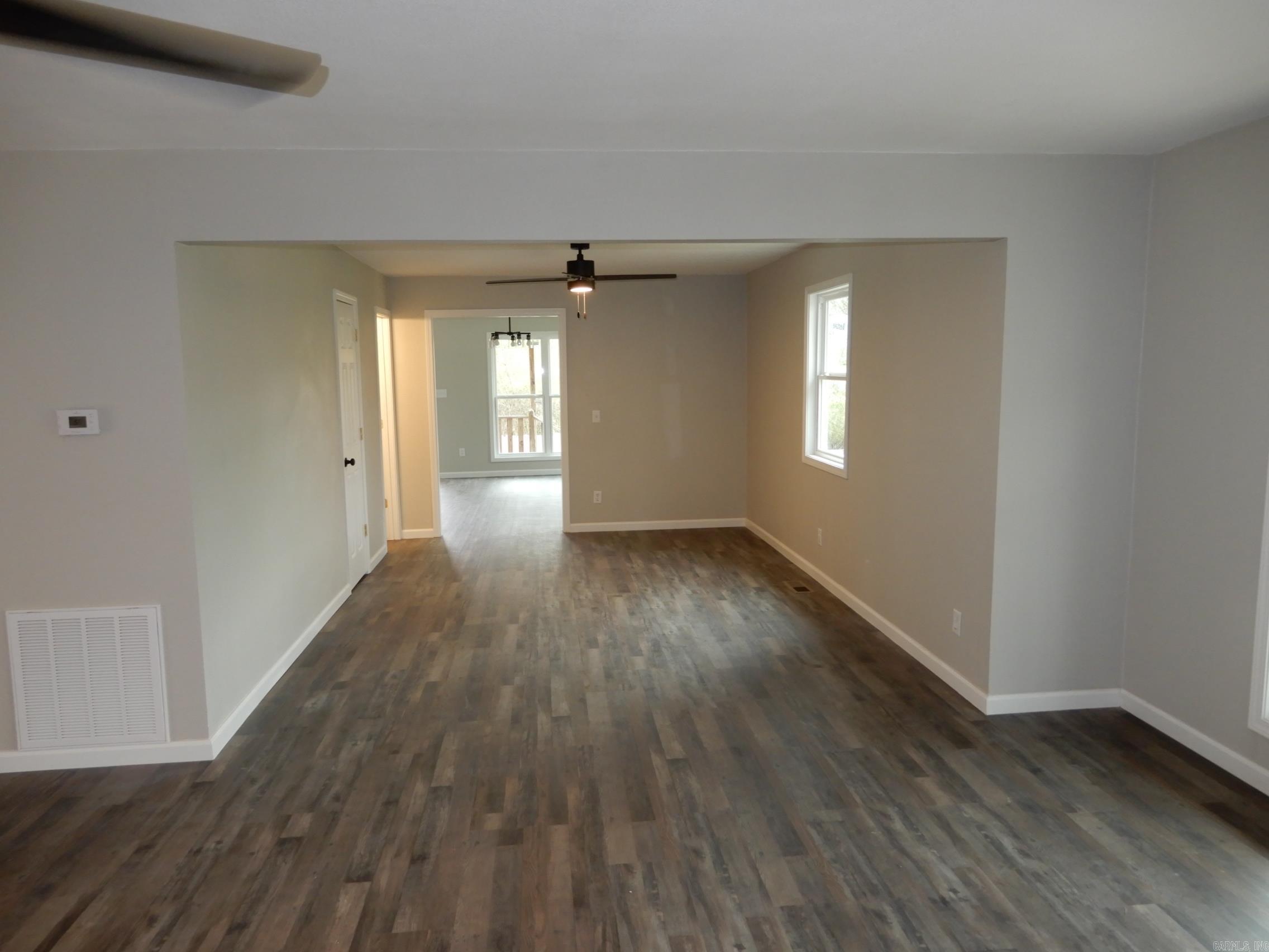 ROLLING HILLS - Residential