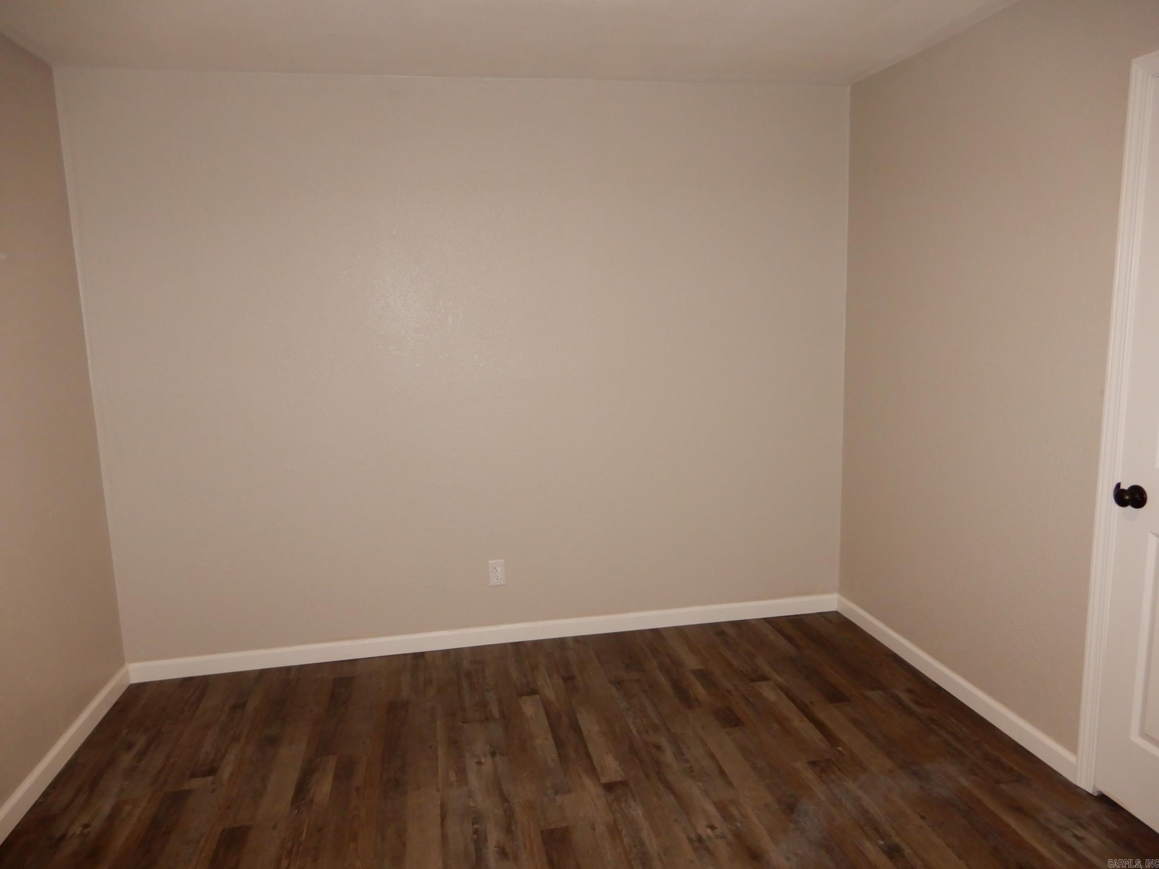 ROLLING HILLS - Residential