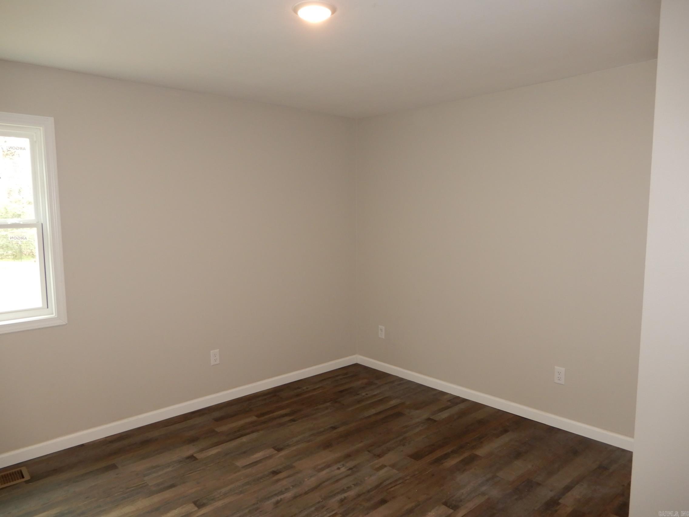 ROLLING HILLS - Residential