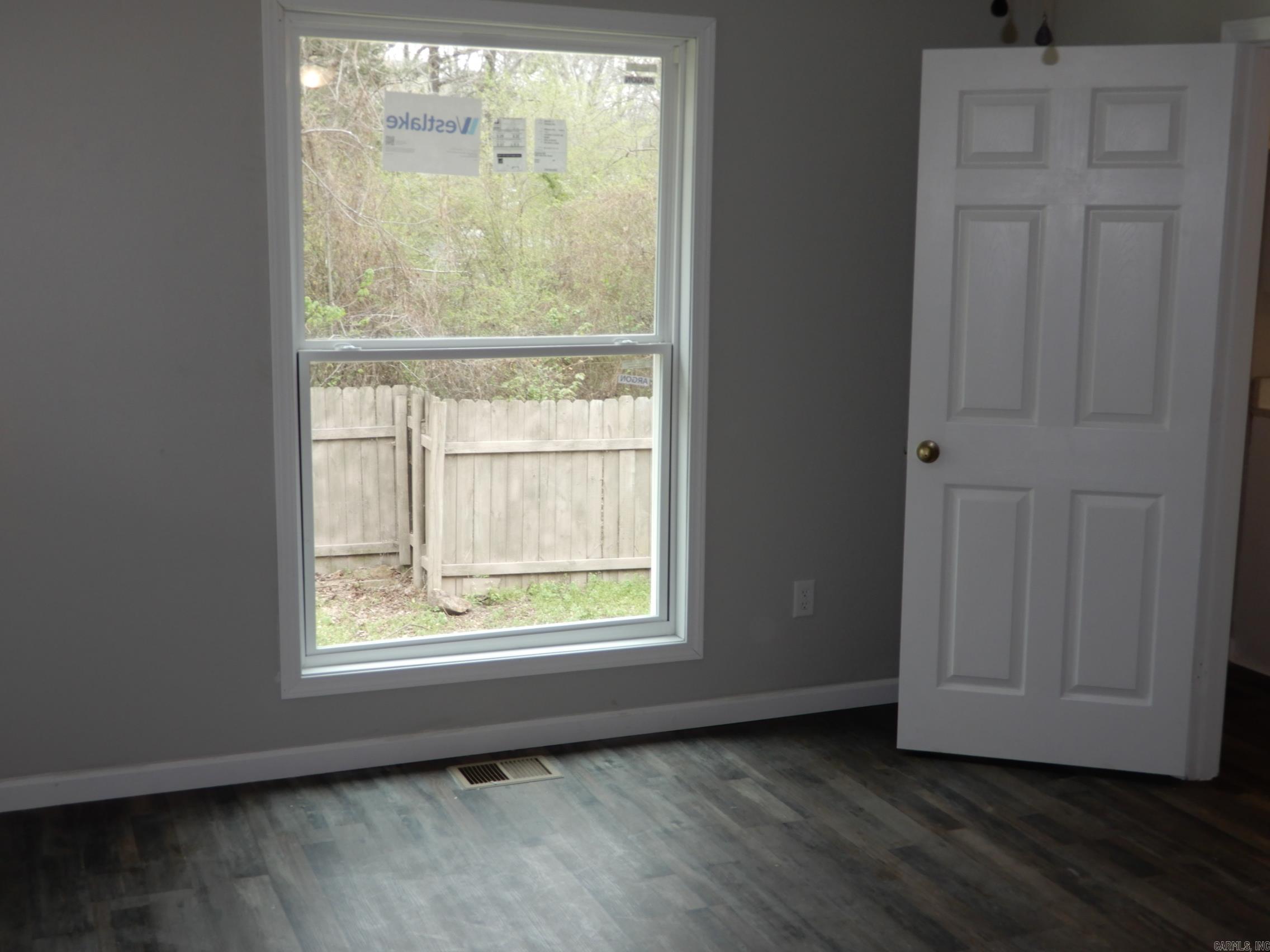 ROLLING HILLS - Residential