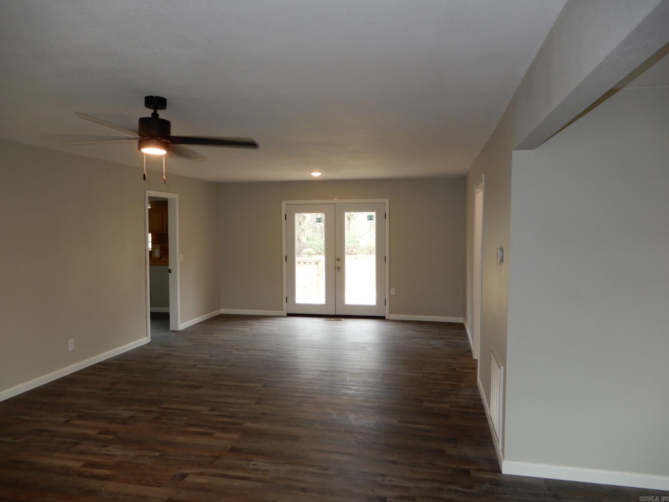 ROLLING HILLS - Residential