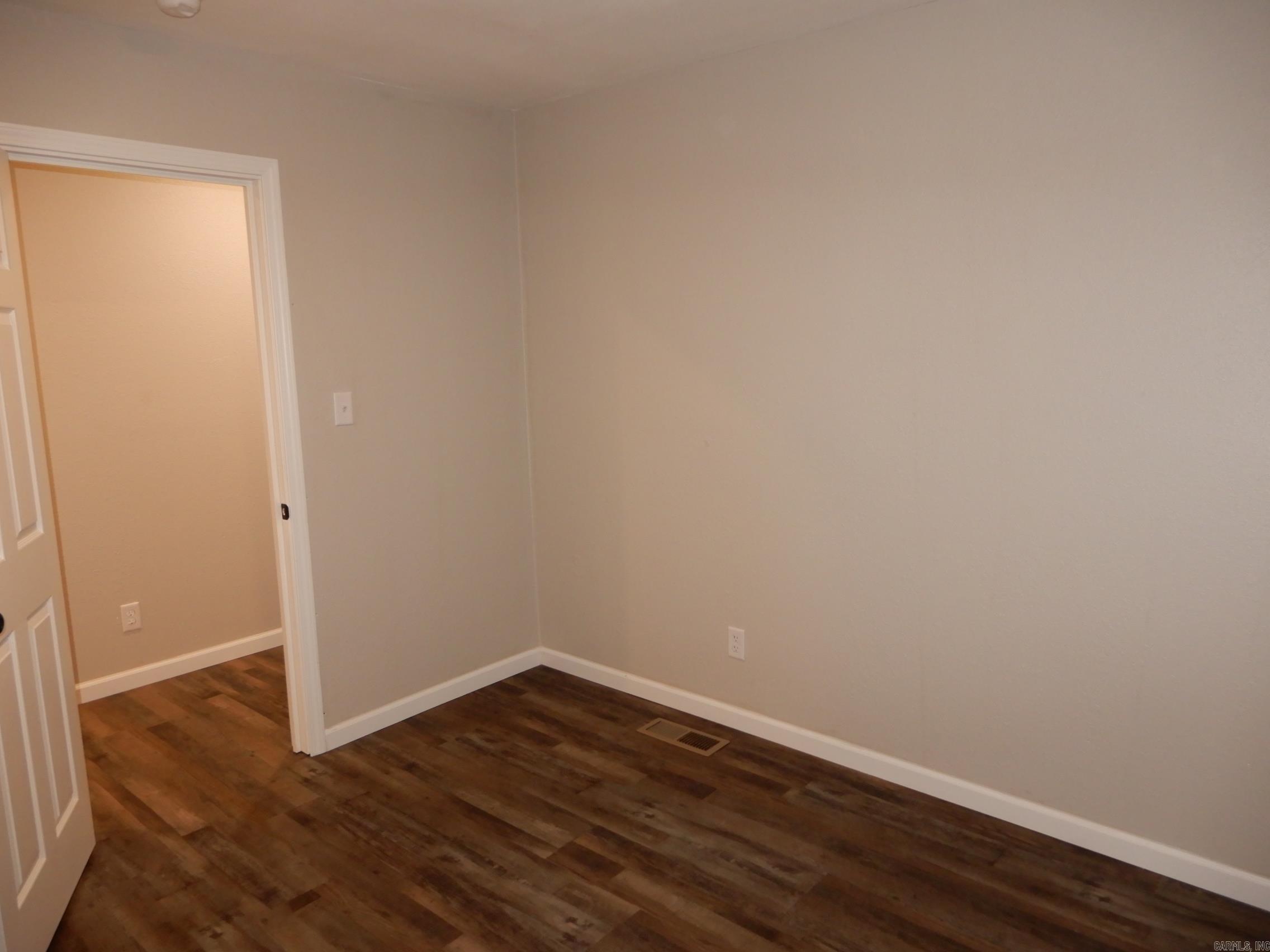 ROLLING HILLS - Residential