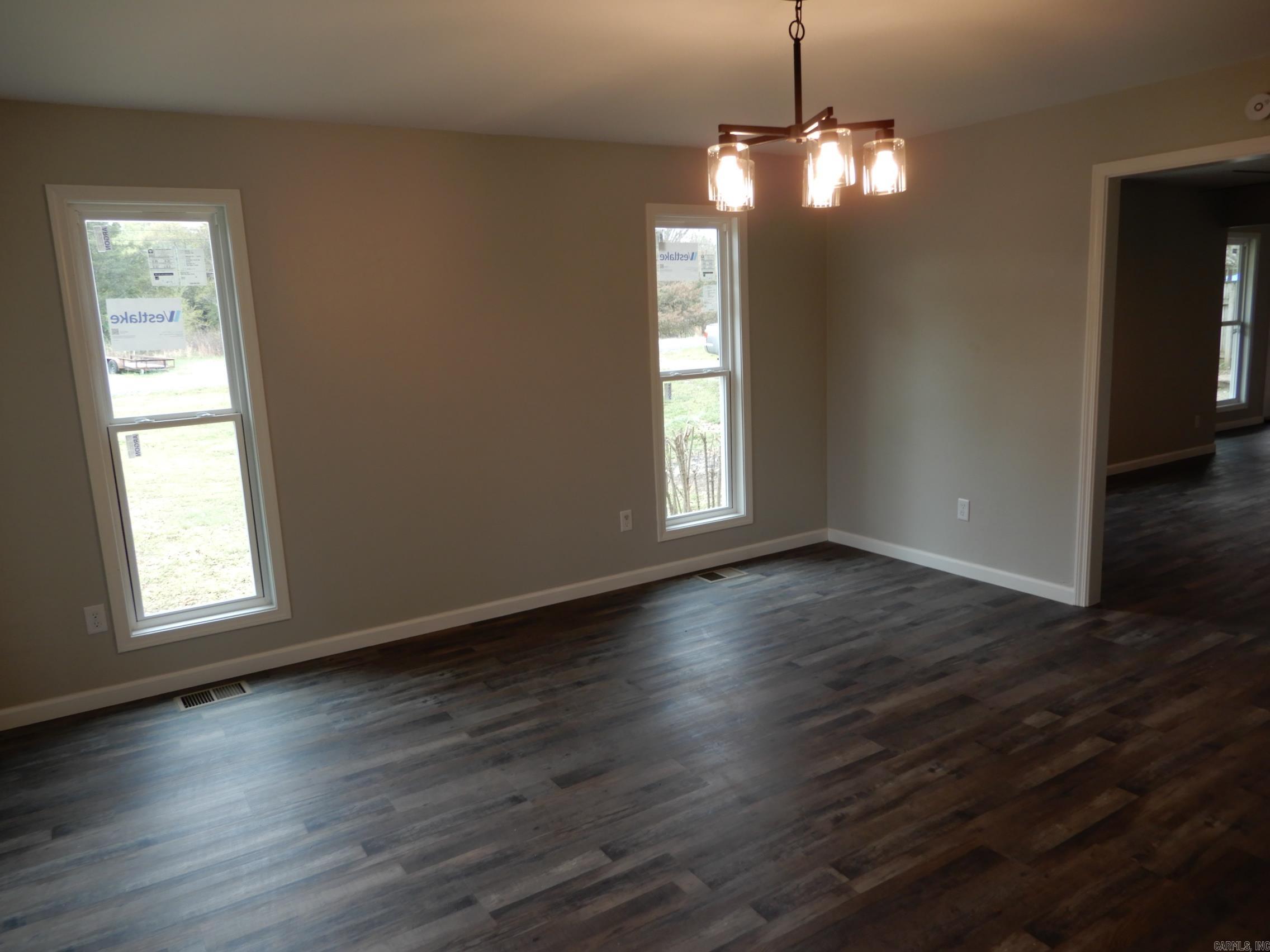 ROLLING HILLS - Residential