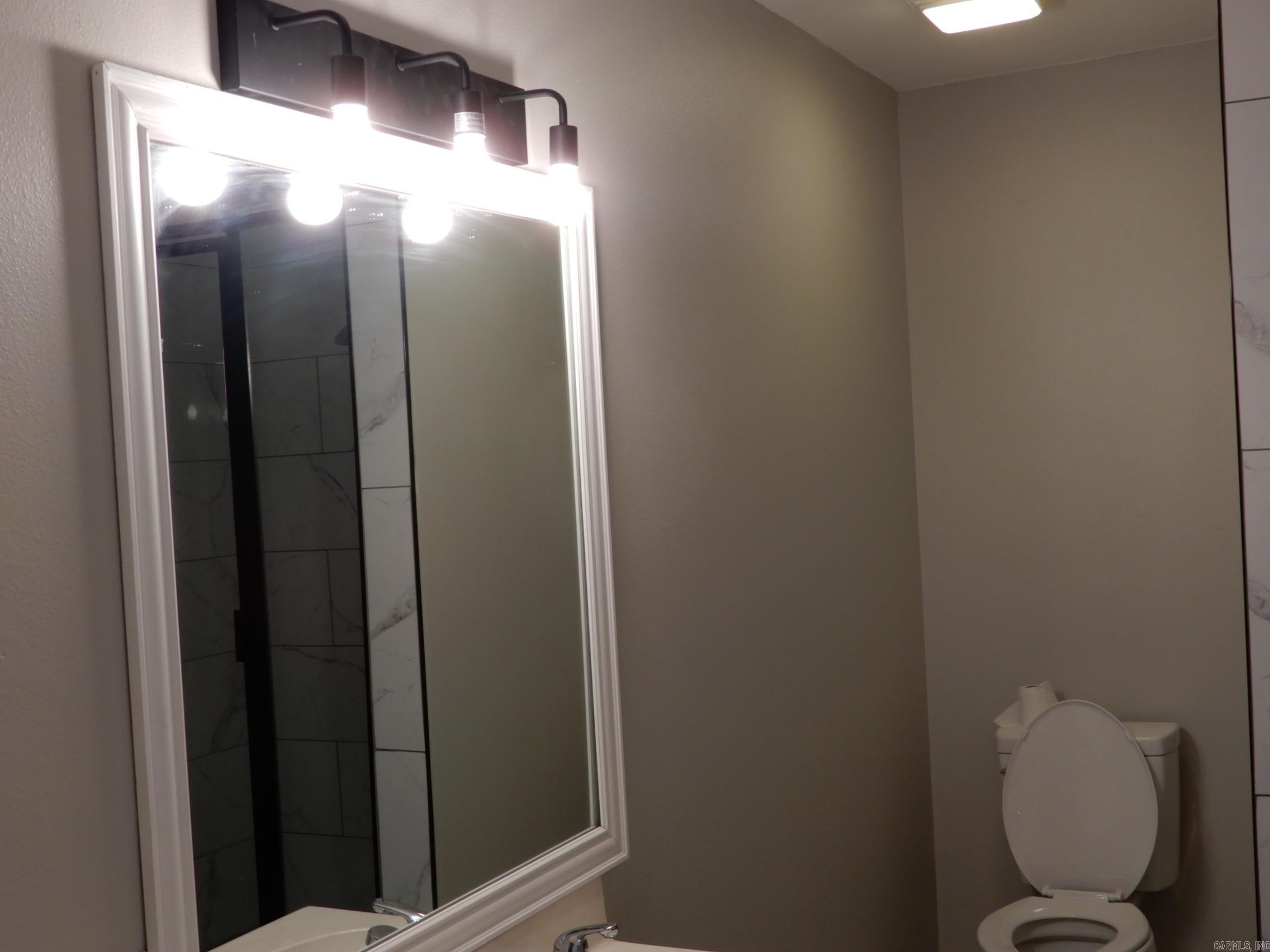 ROLLING HILLS - Residential