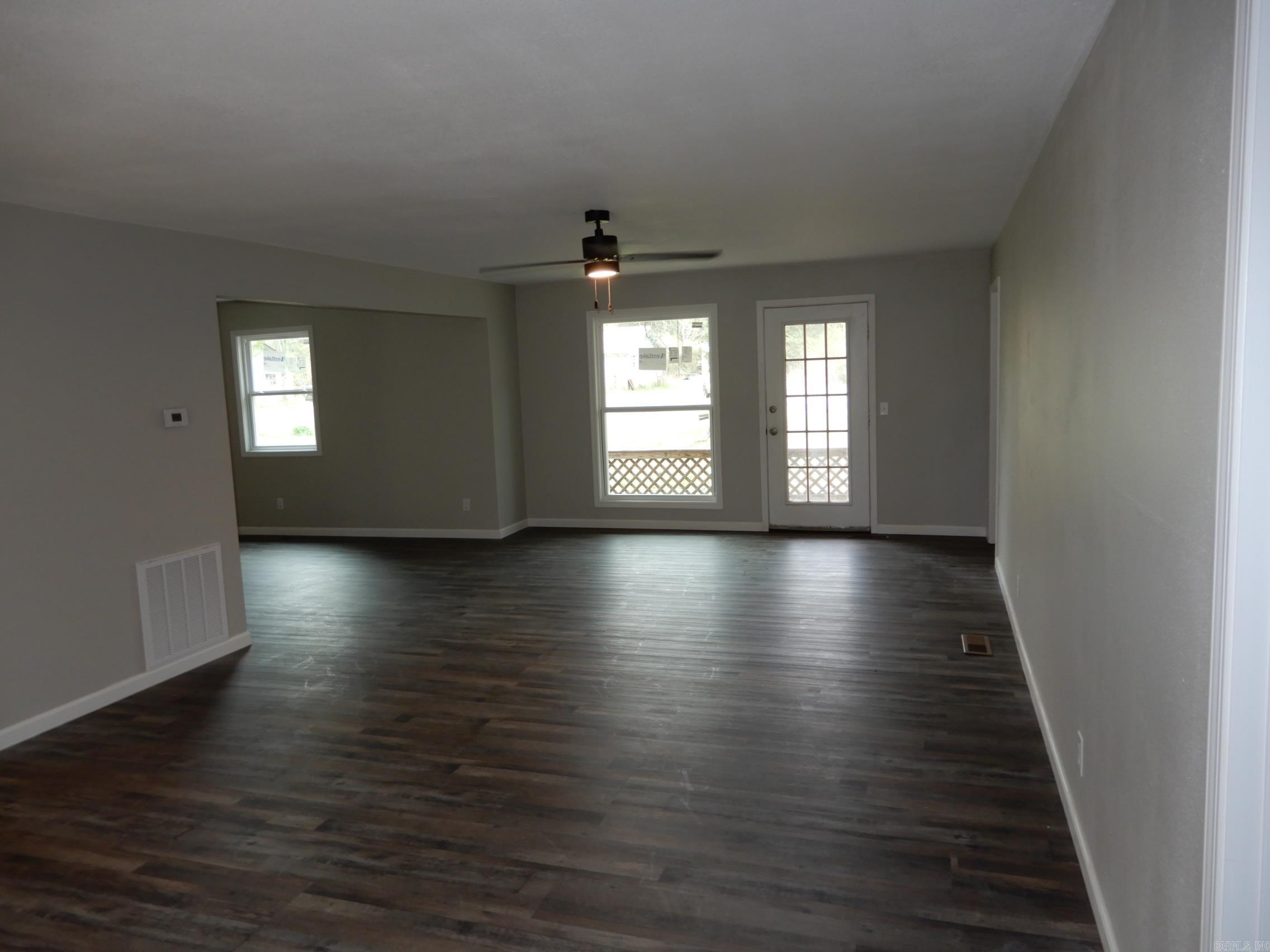 ROLLING HILLS - Residential