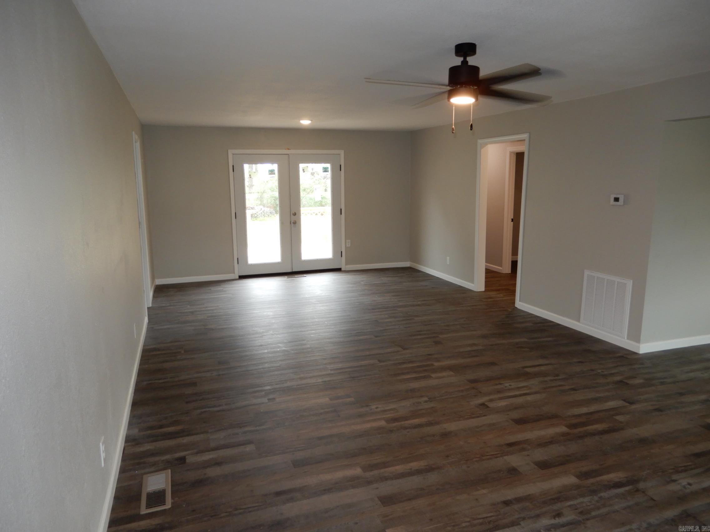 ROLLING HILLS - Residential