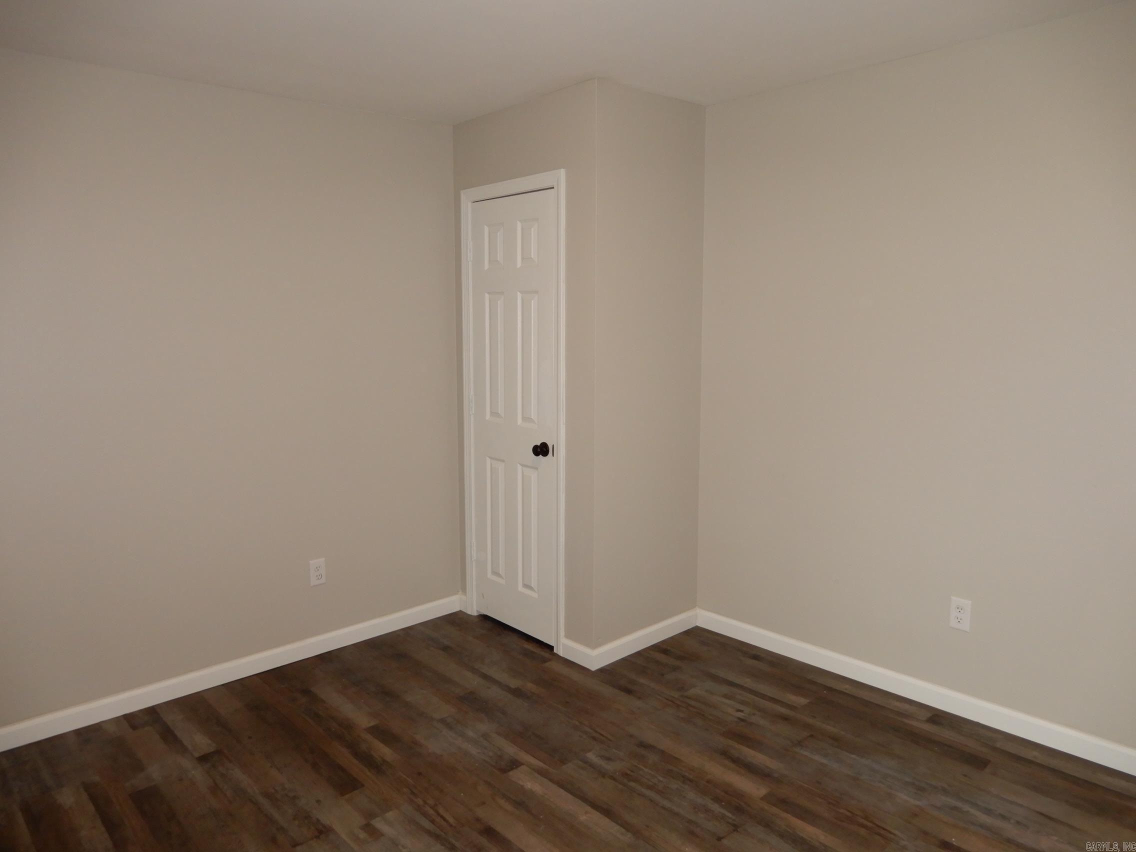 ROLLING HILLS - Residential