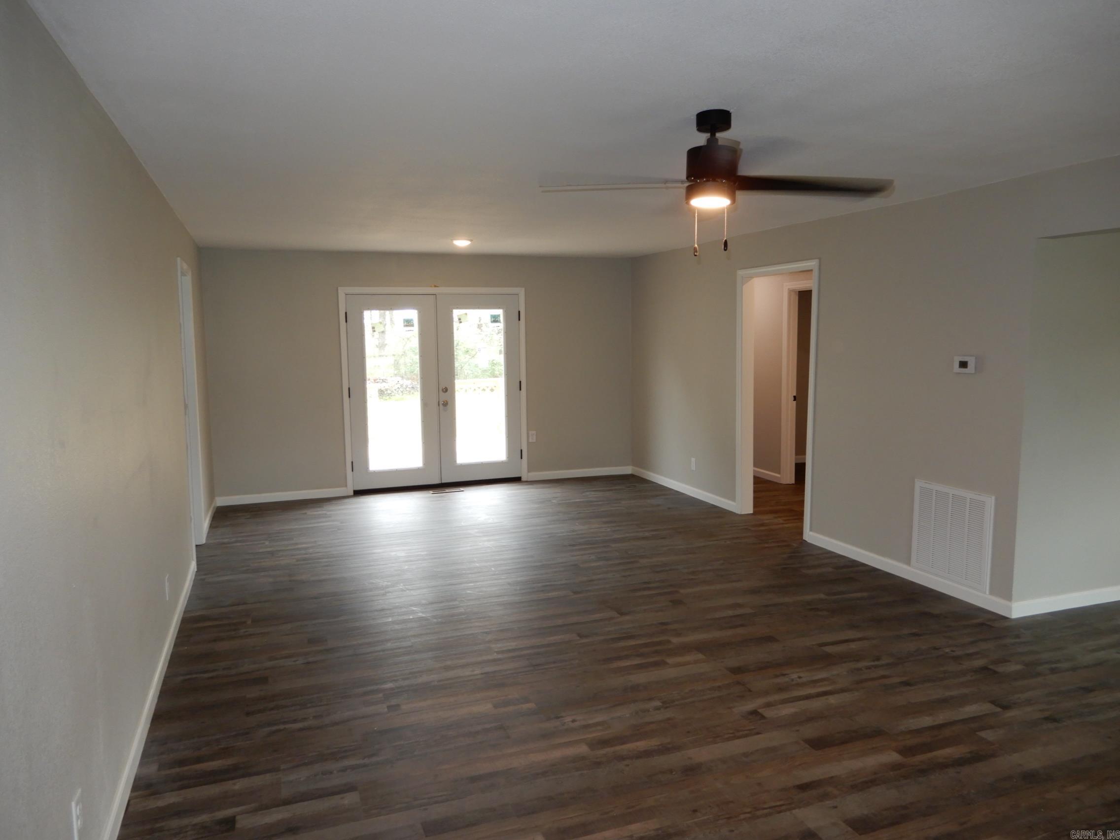 ROLLING HILLS - Residential