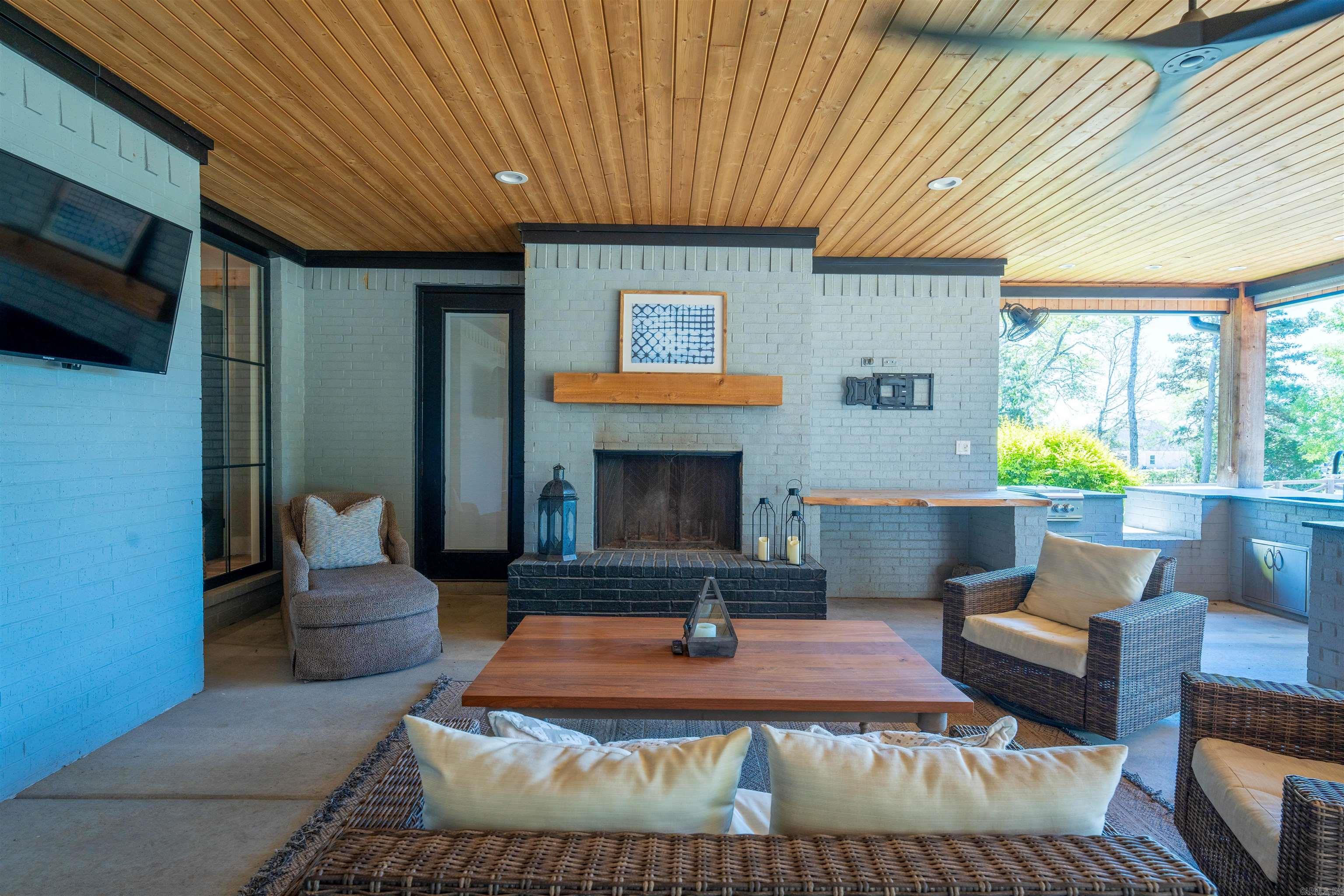 THE STABLES - Residential