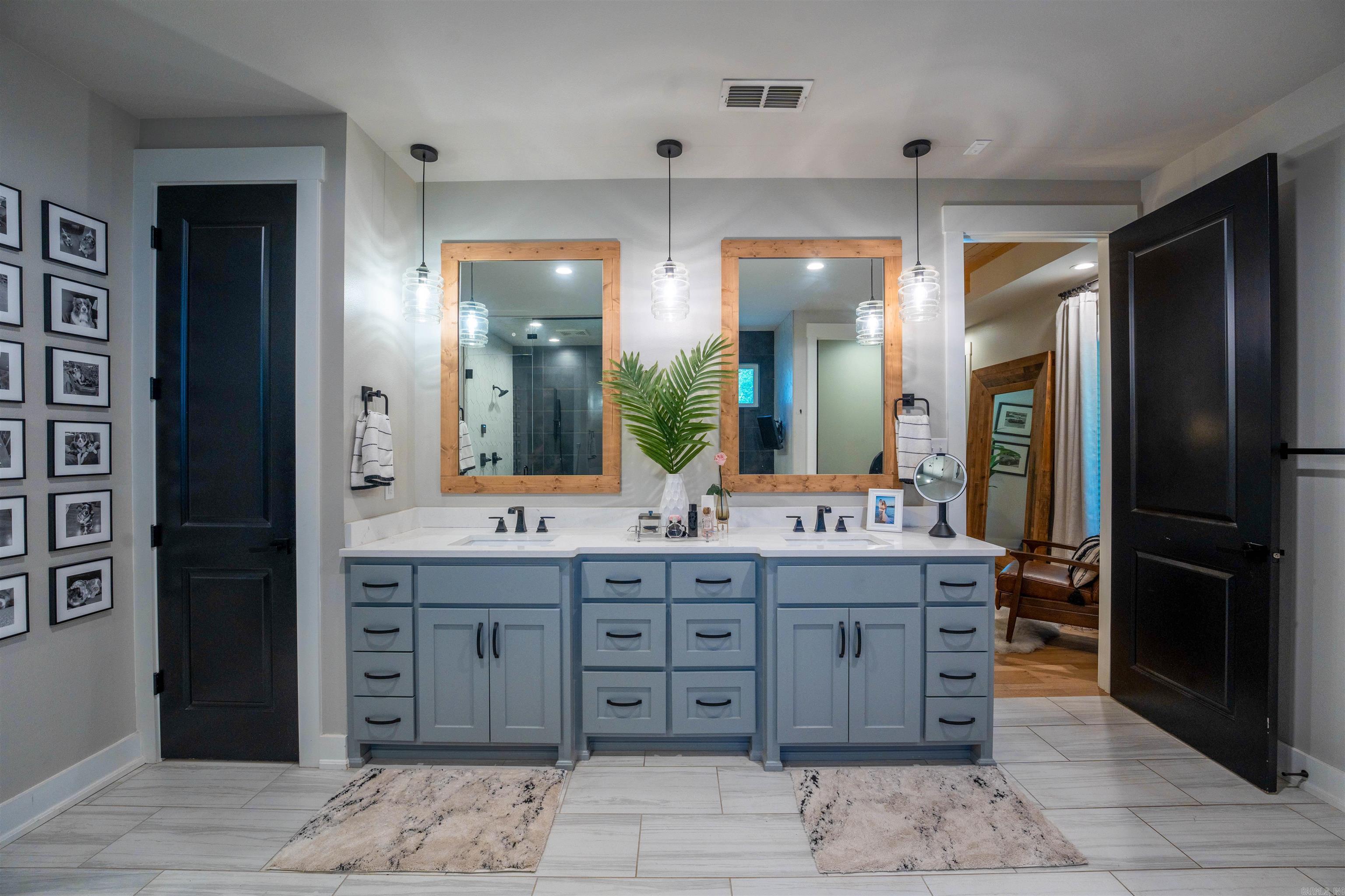 THE STABLES - Residential