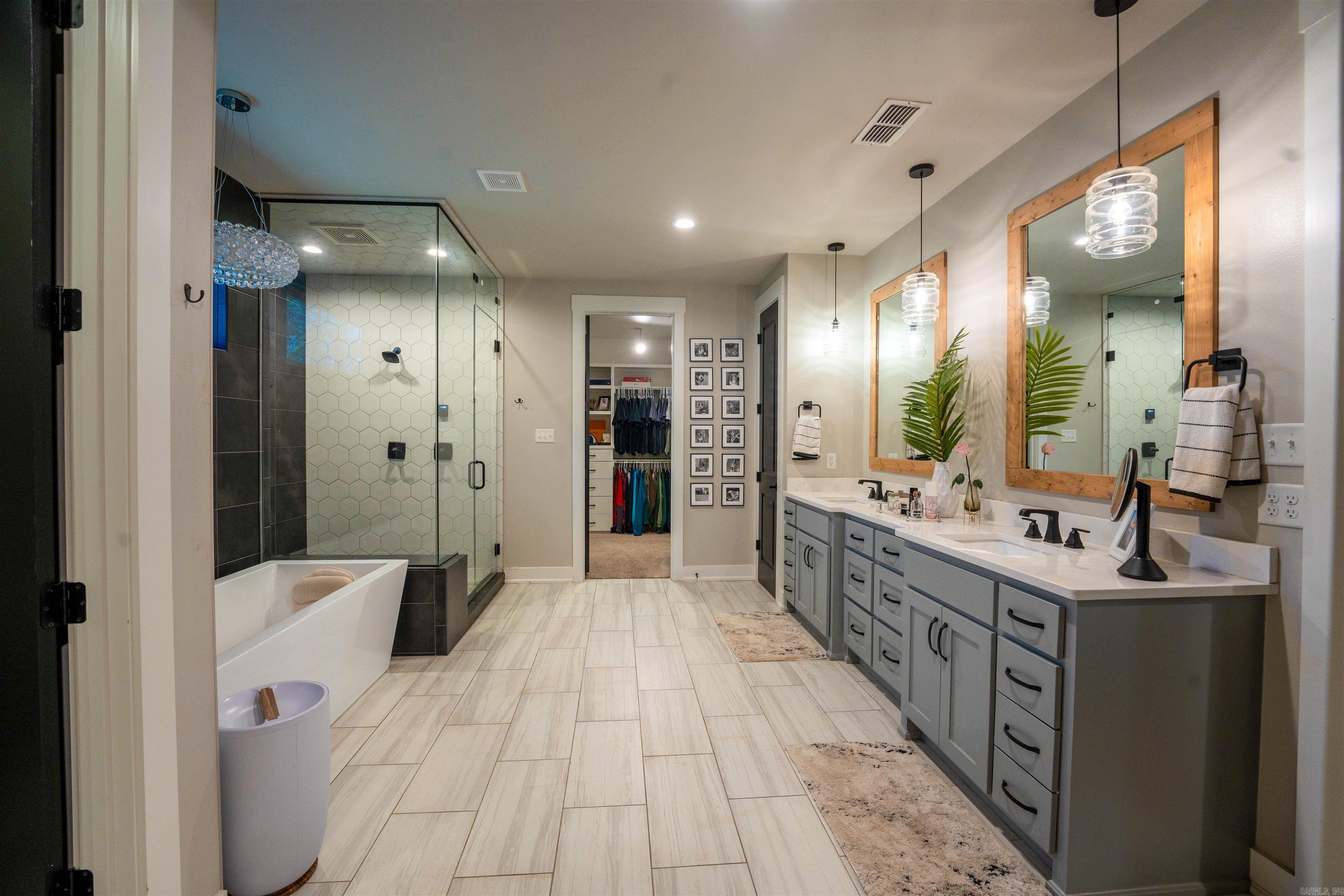 THE STABLES - Residential