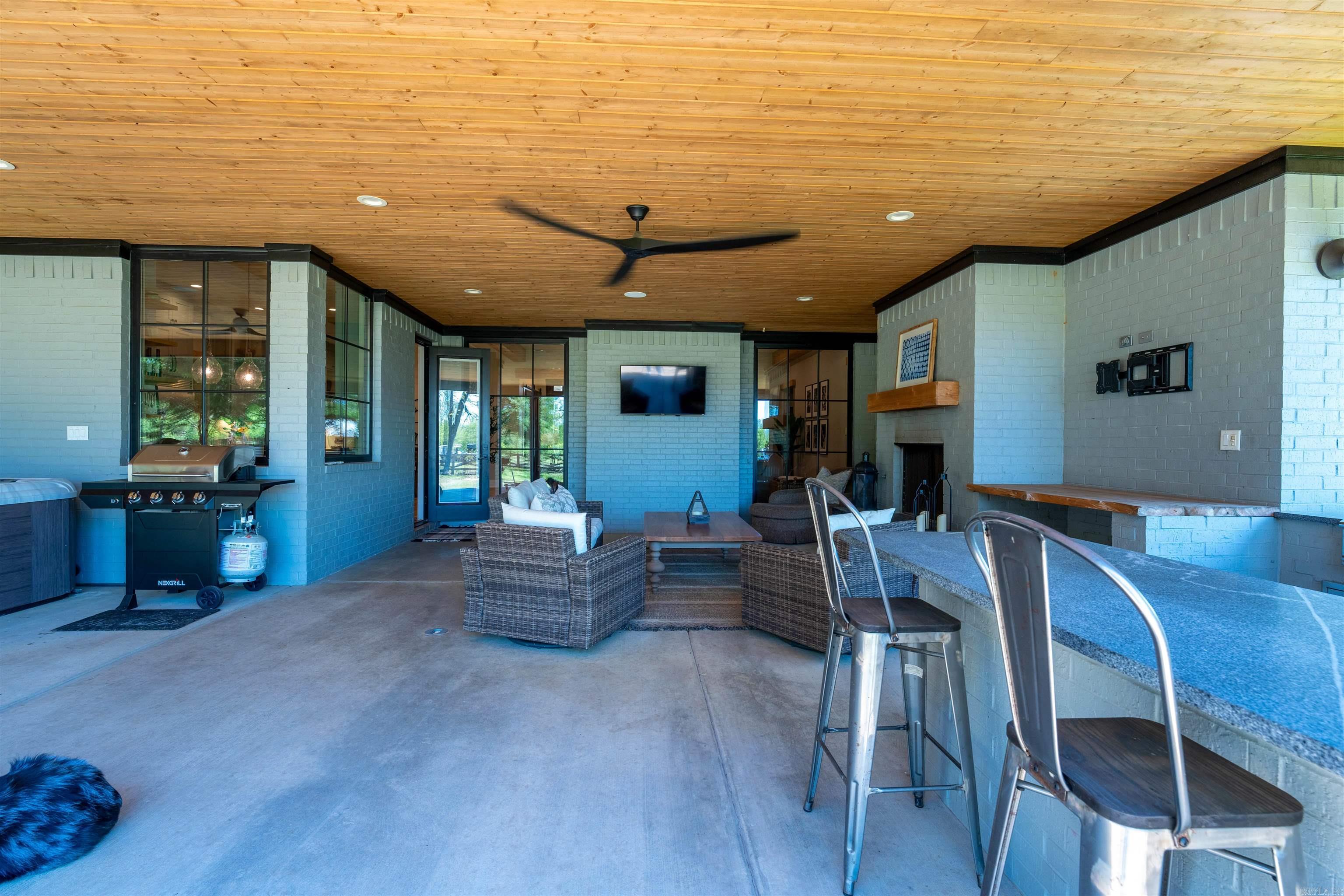 THE STABLES - Residential