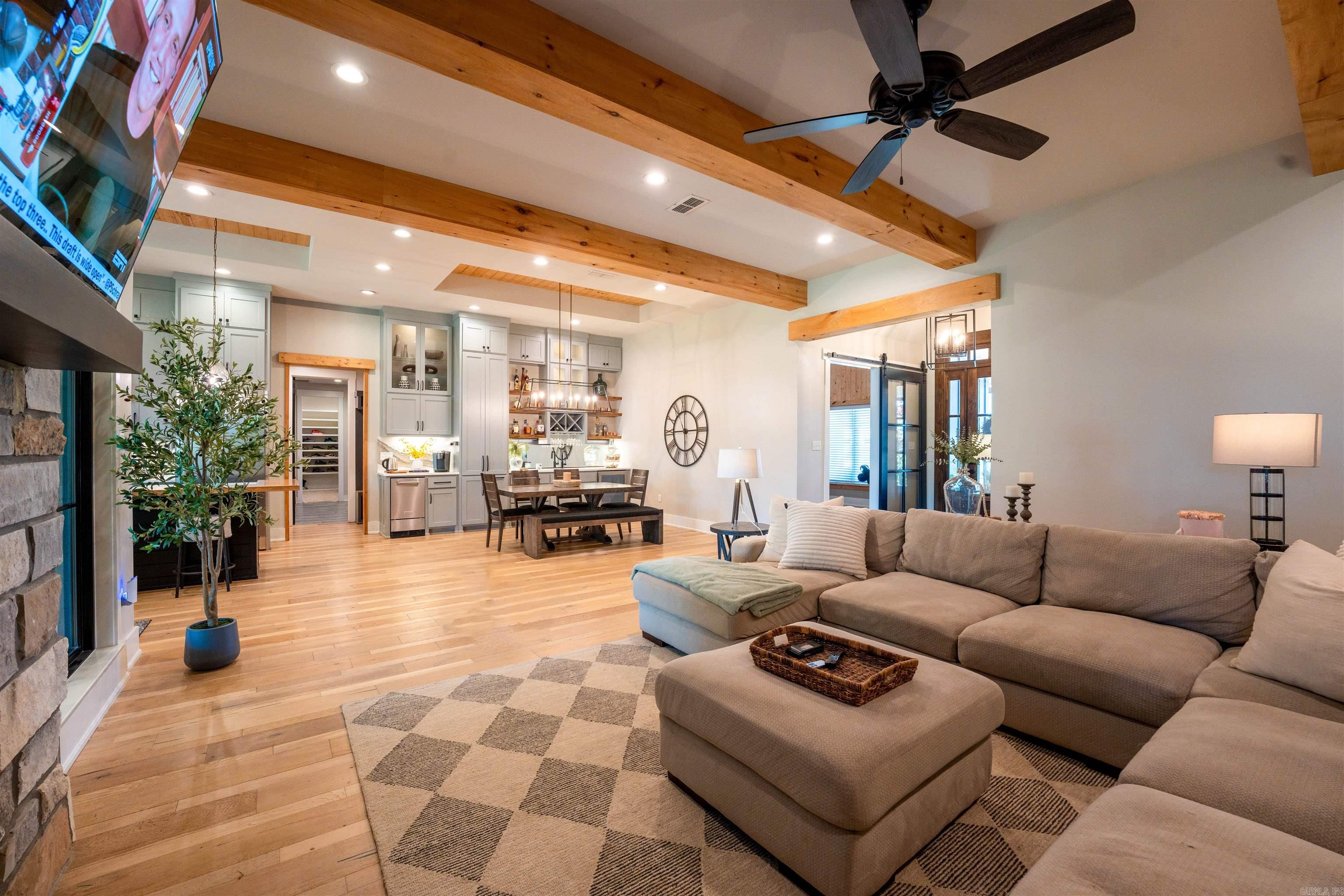 THE STABLES - Residential