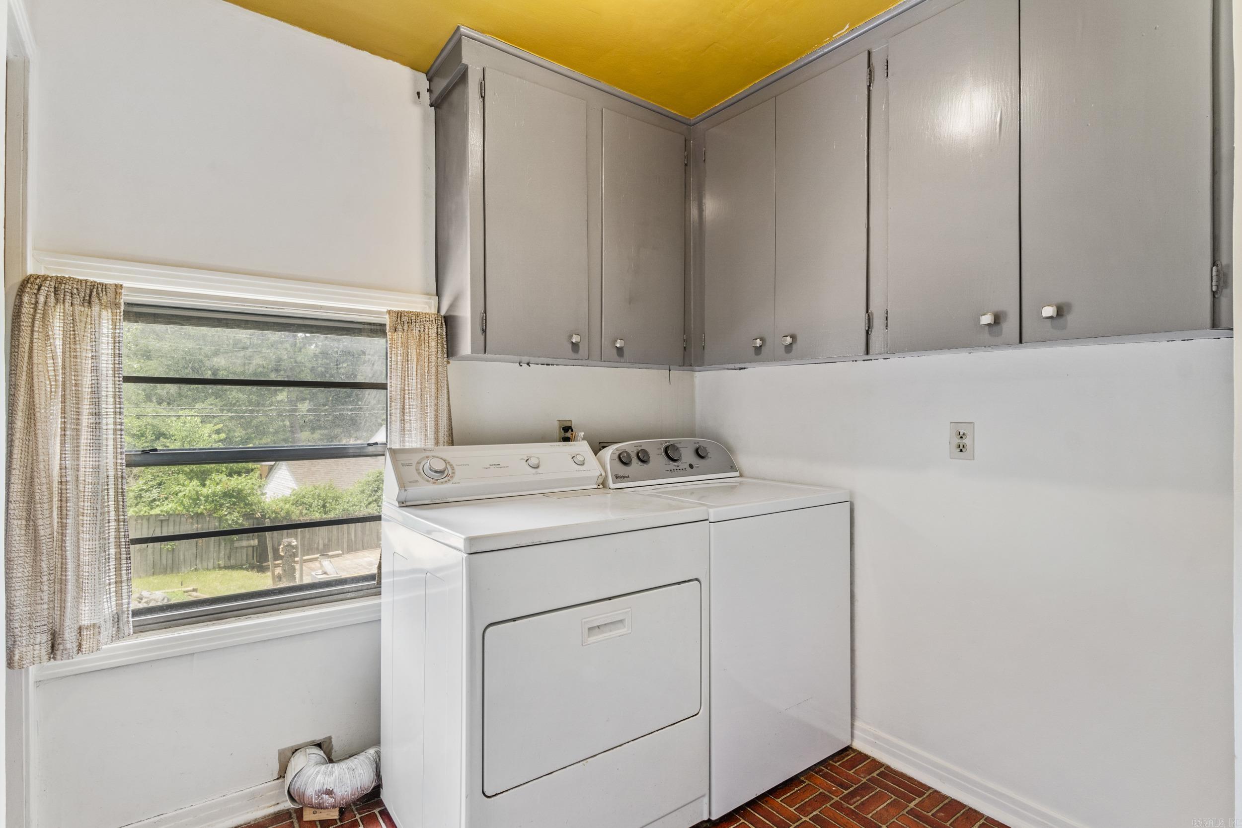 KINGWOOD PLACE - Residential