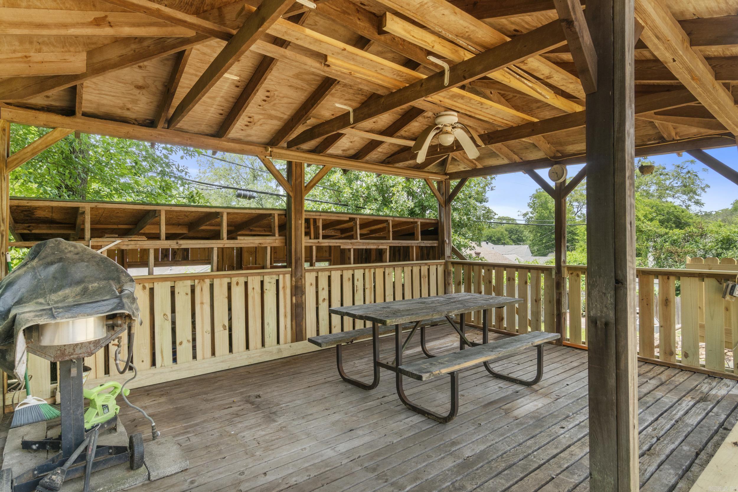 KINGWOOD PLACE - Residential