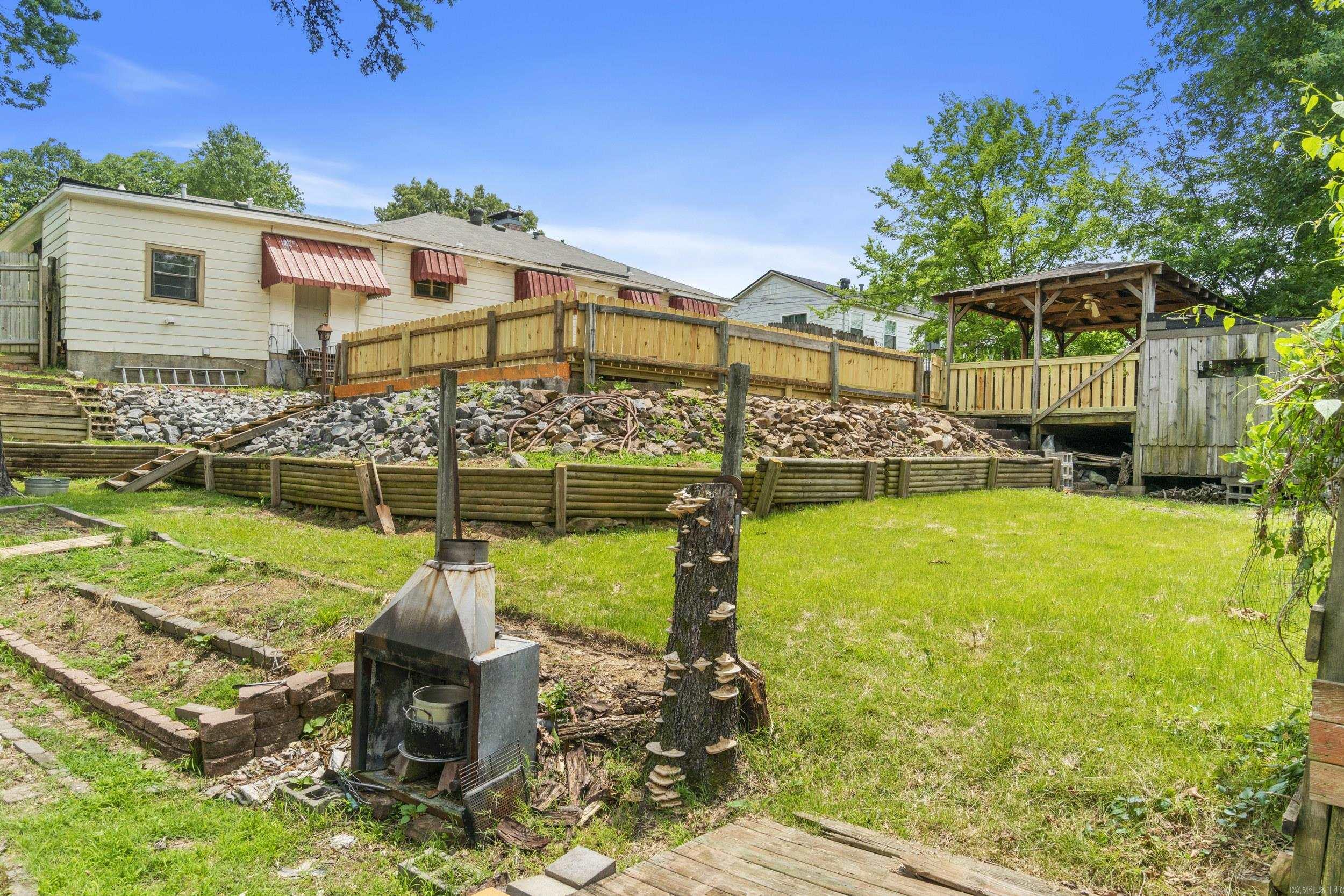 KINGWOOD PLACE - Residential