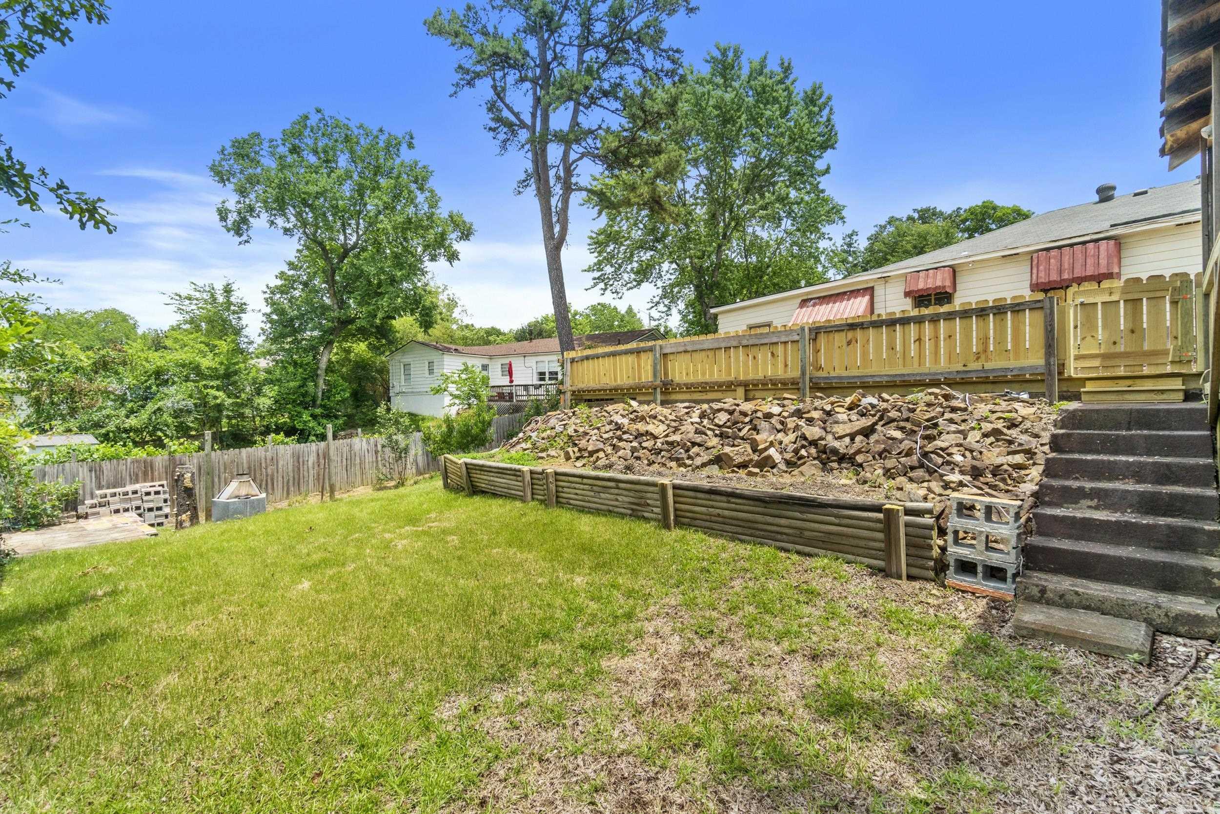 KINGWOOD PLACE - Residential