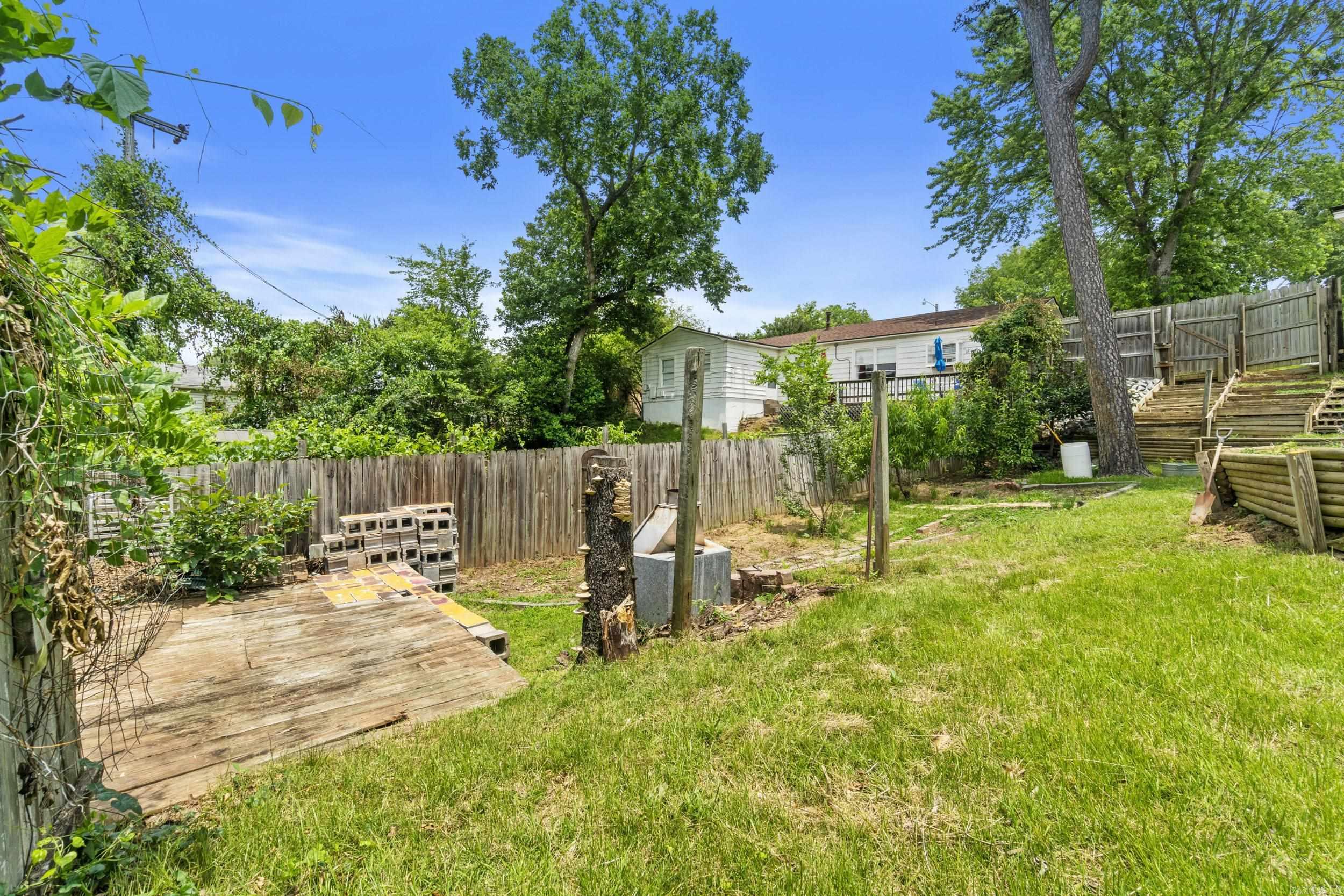 KINGWOOD PLACE - Residential