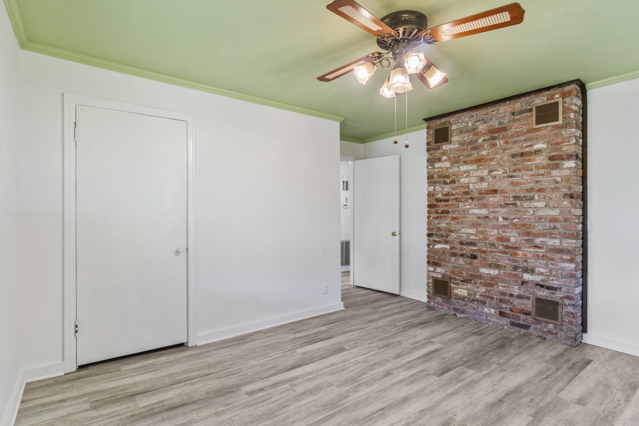 KINGWOOD PLACE - Residential