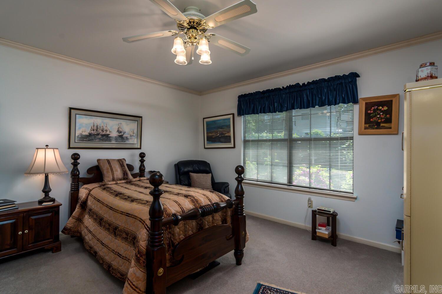 WESTBURY - Residential