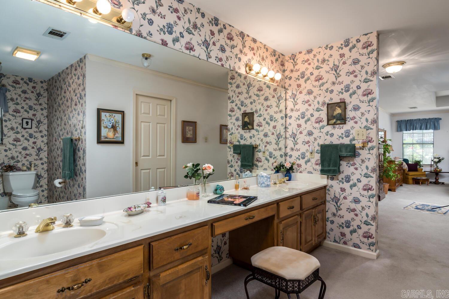 WESTBURY - Residential