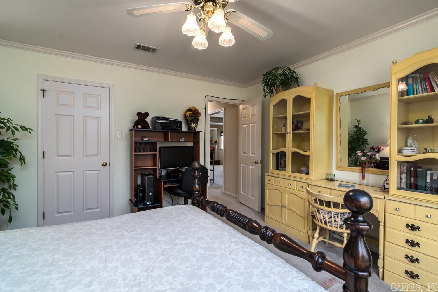 WESTBURY - Residential